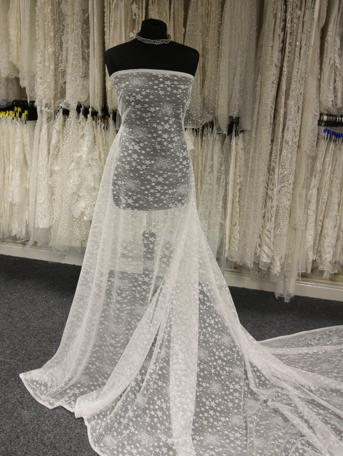 Tulle ivoire décorée d'étoiles - Magic