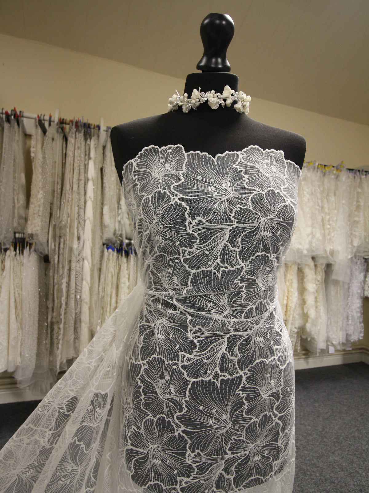 Dentelle brodée ivoire - Monique