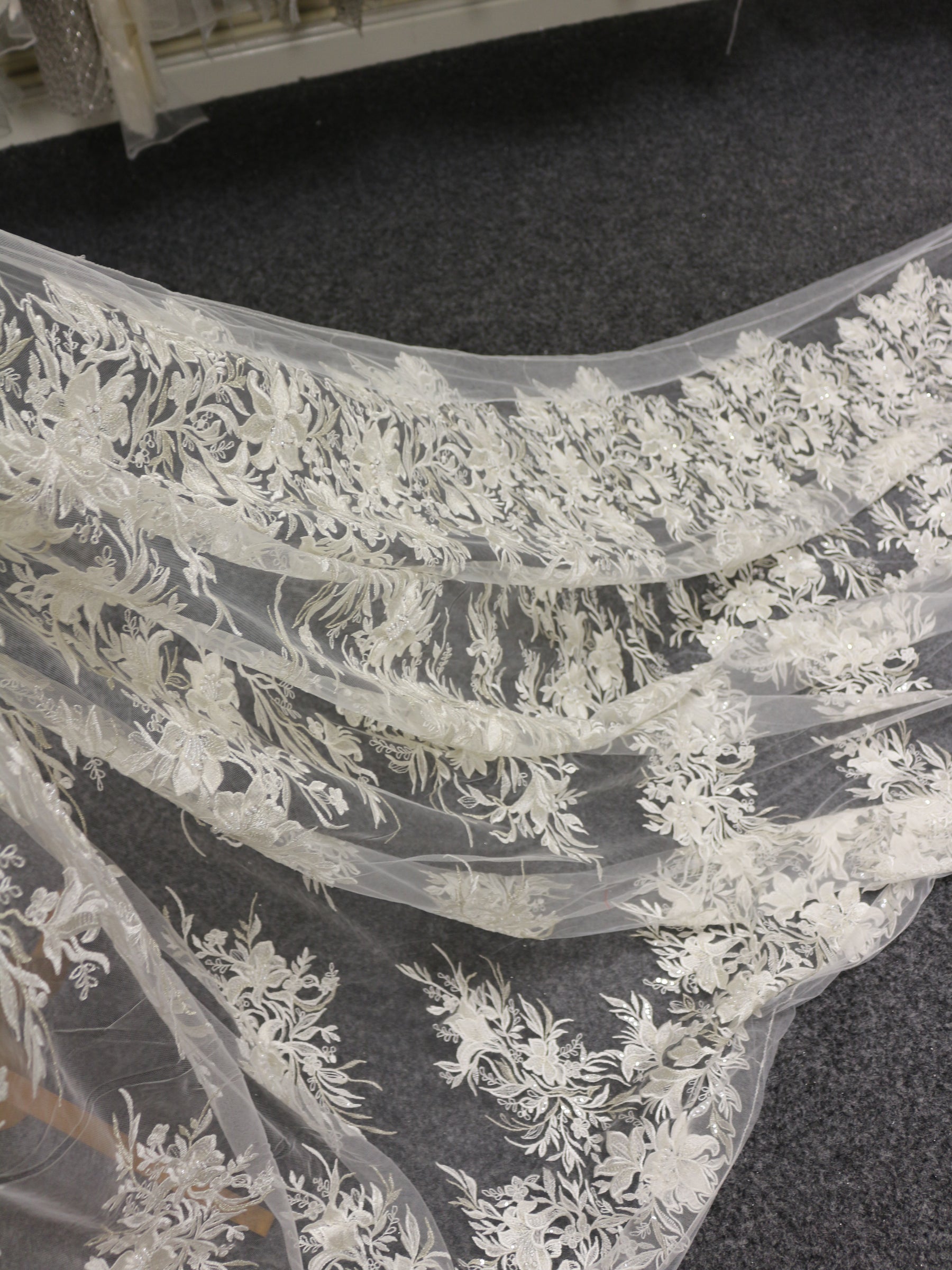 Dentelle Broderie Ivoire – Sian