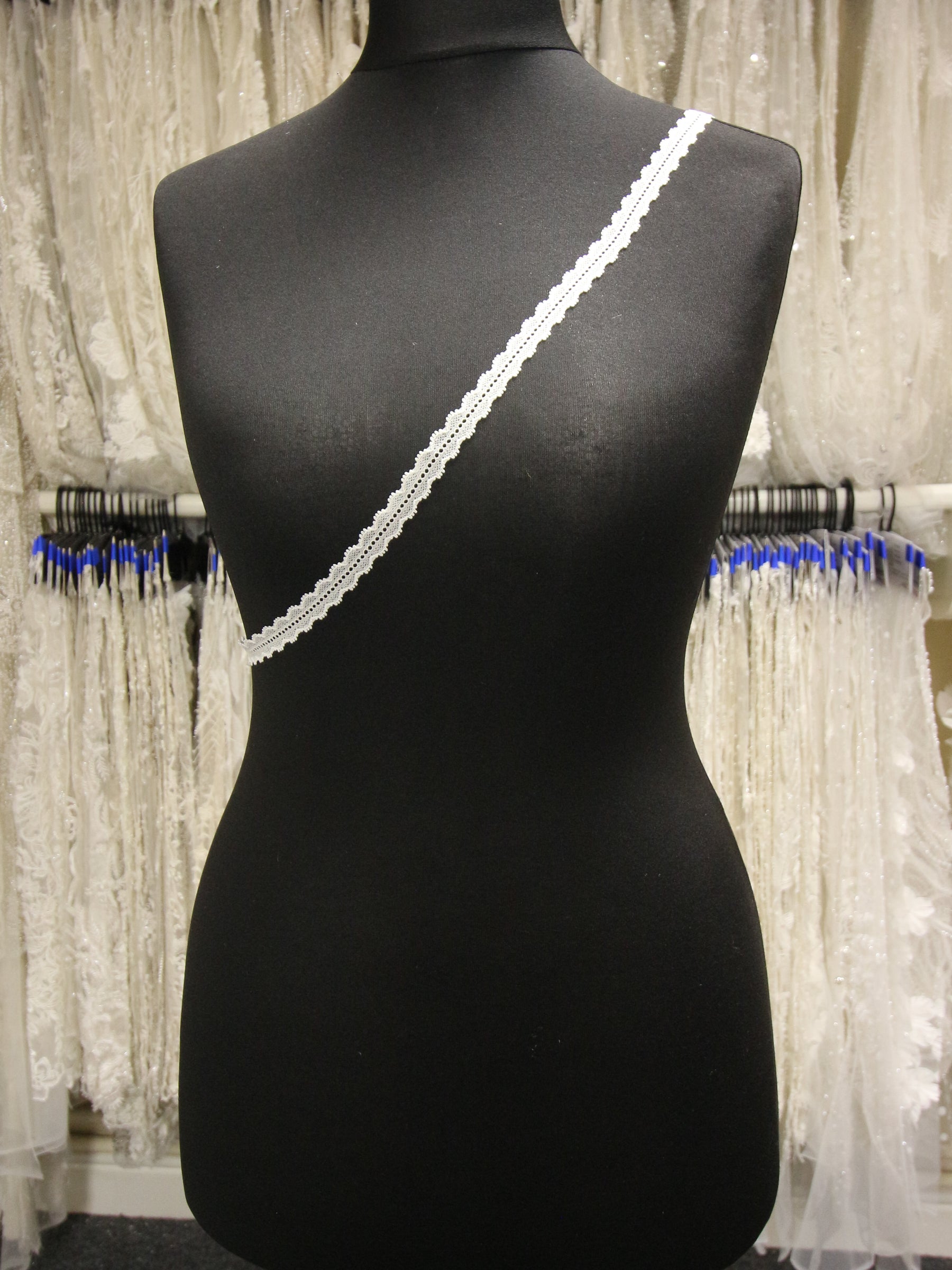 Galon de Dentelle Ivoire - Chestnut