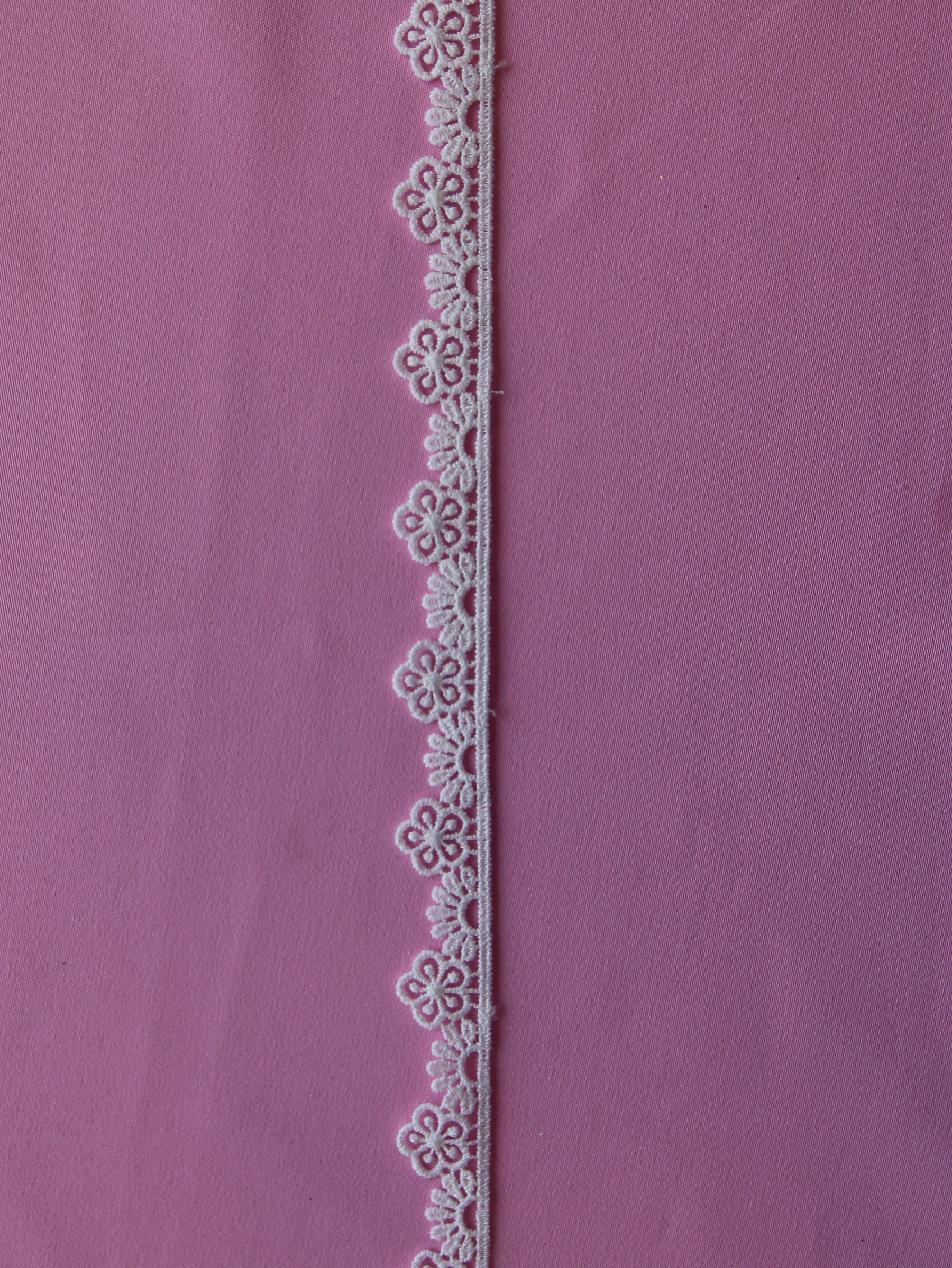 Bordure en Dentelle Ivoire - Mahogany