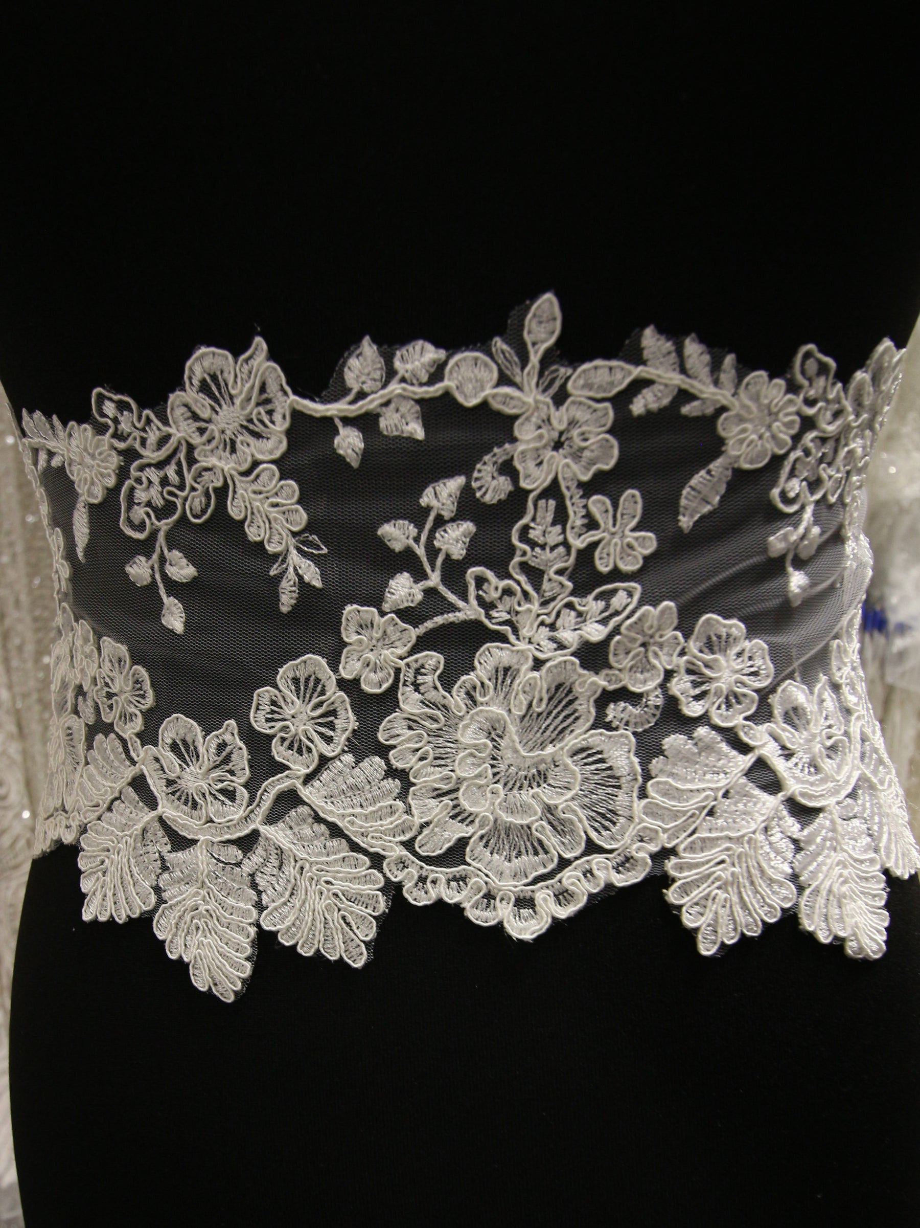 Bordure en dentelle ivoire cordée – Sweet Pea