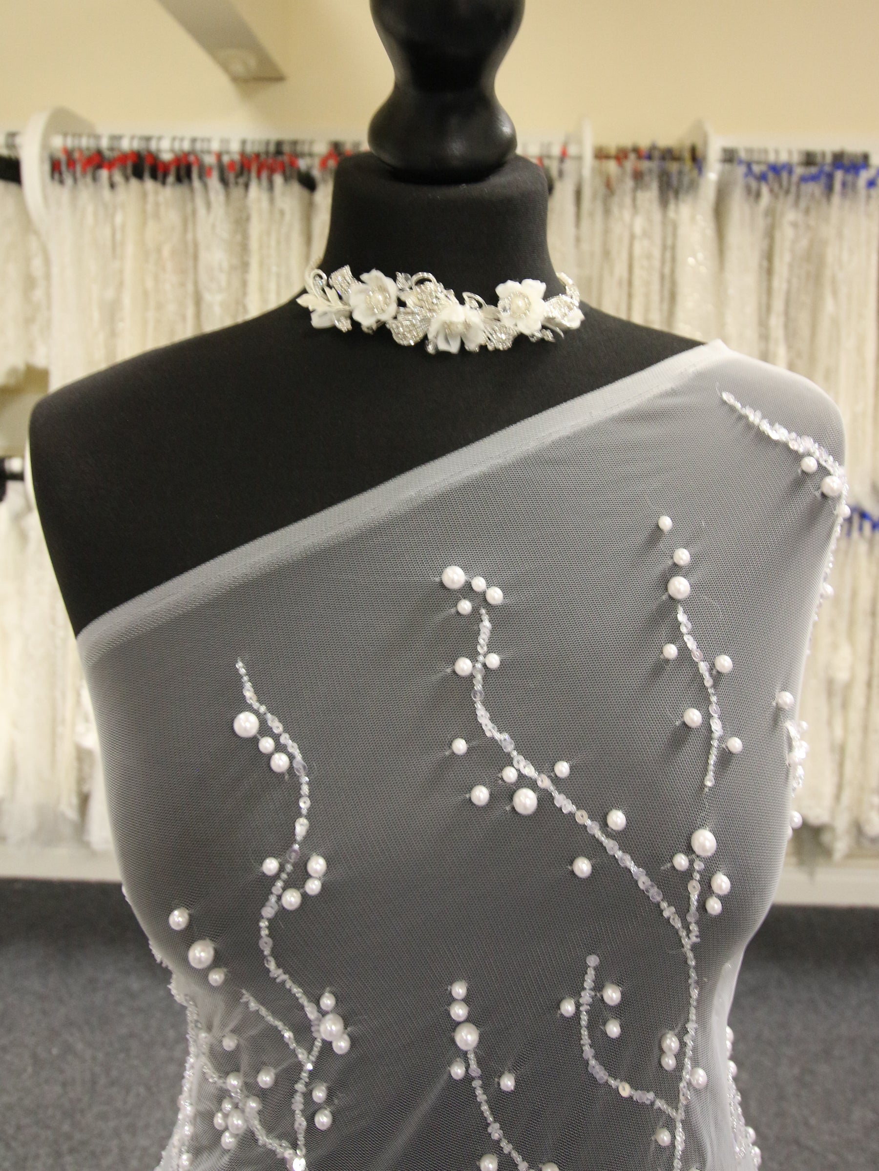 Dentelle ivoire en perles et perles - Jivka