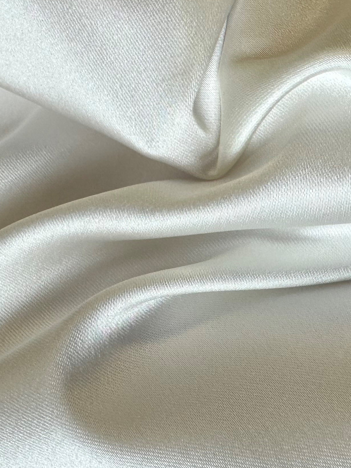 Satin extensible en polyester ivoire (142 cm/56") - Macaroon