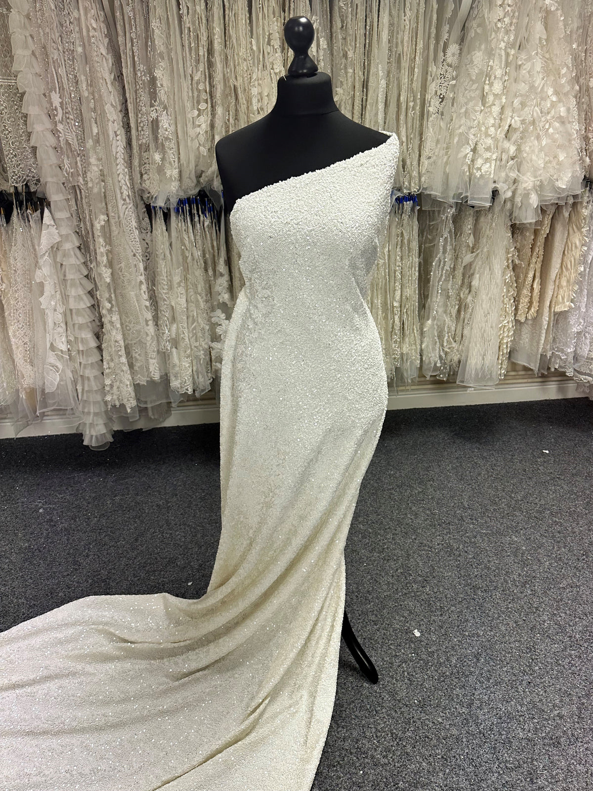 Georgette ornée de sequins ivoire - Lawrie