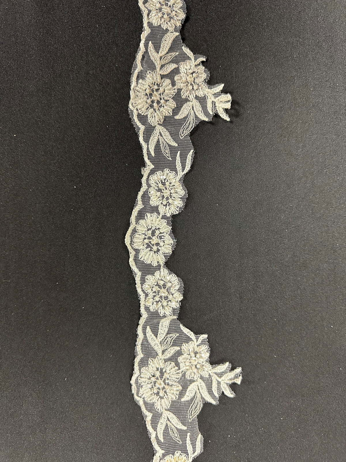 Bordure en dentelle perlée ivoire - Jubilation