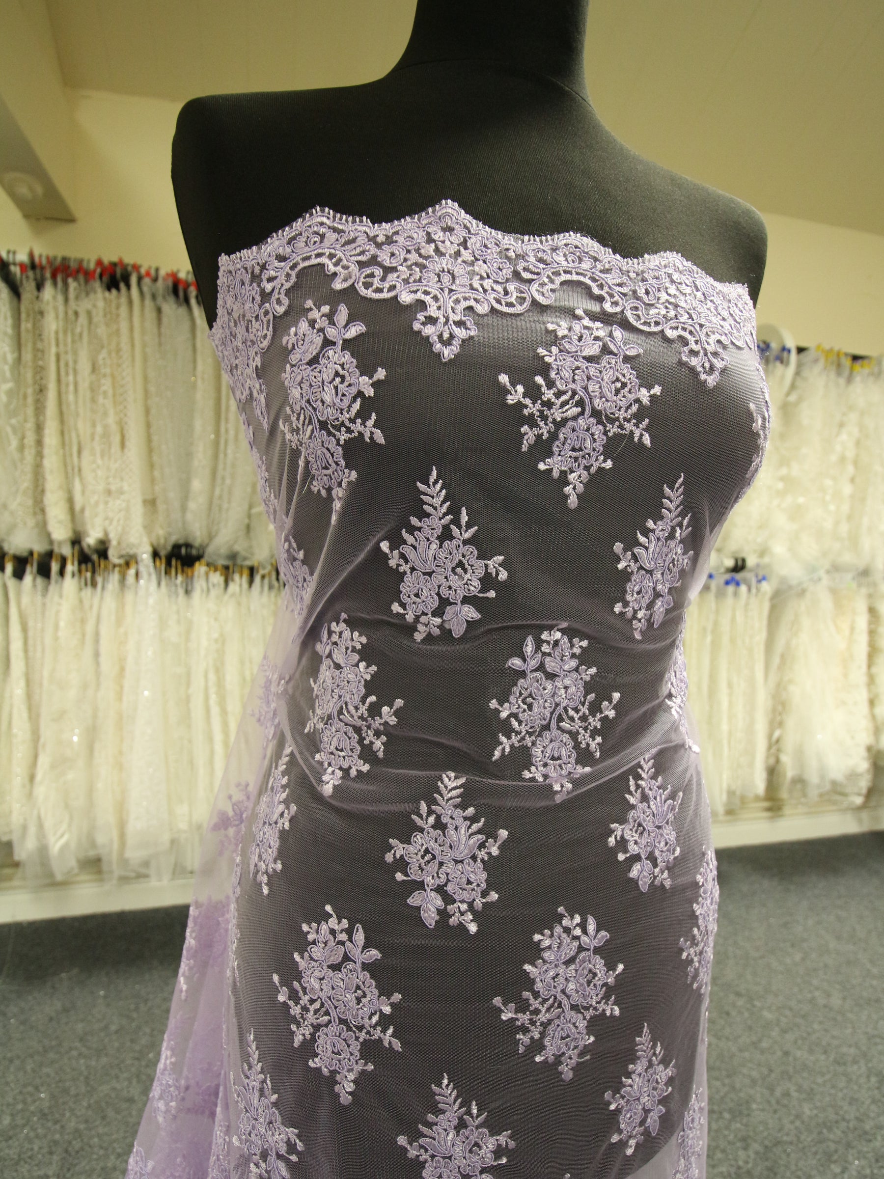 Dentelle à cordon lilas - Janis.