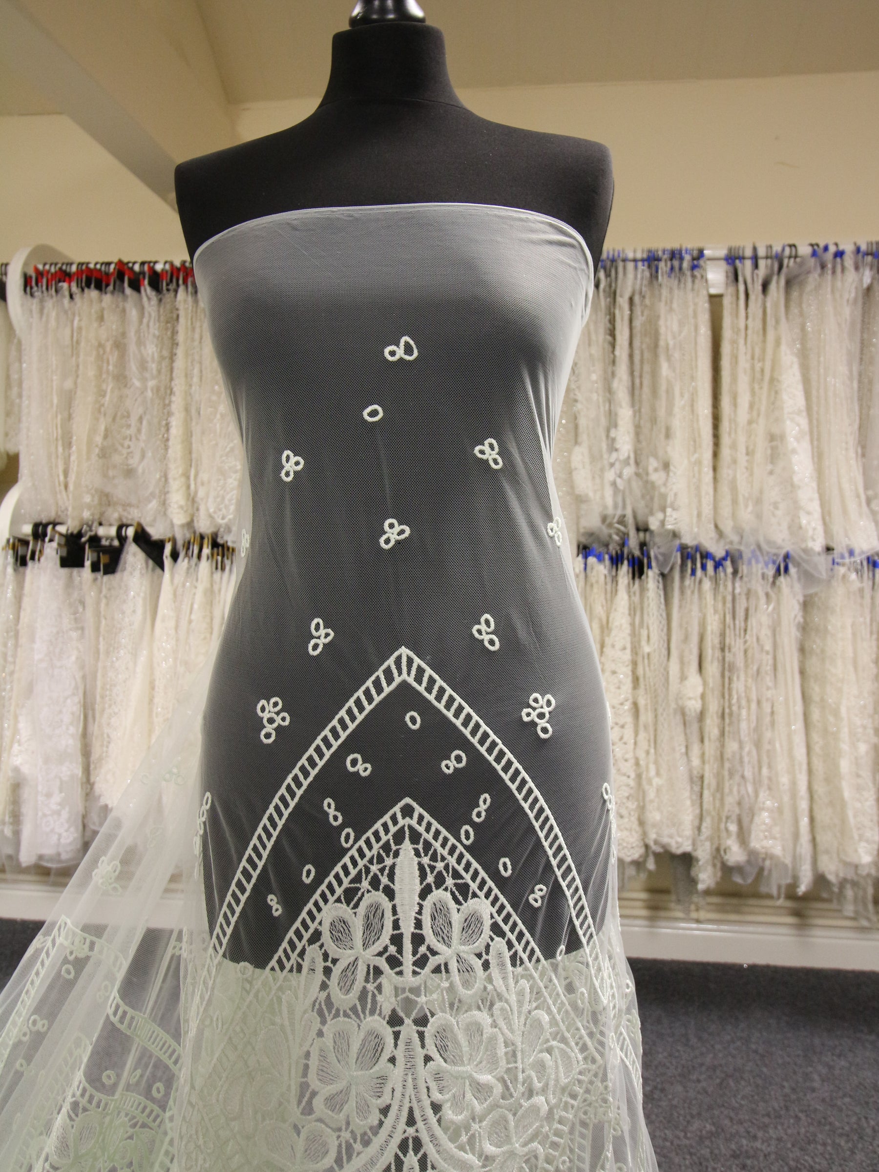 Dentelle Brodée Menthe - Nyla