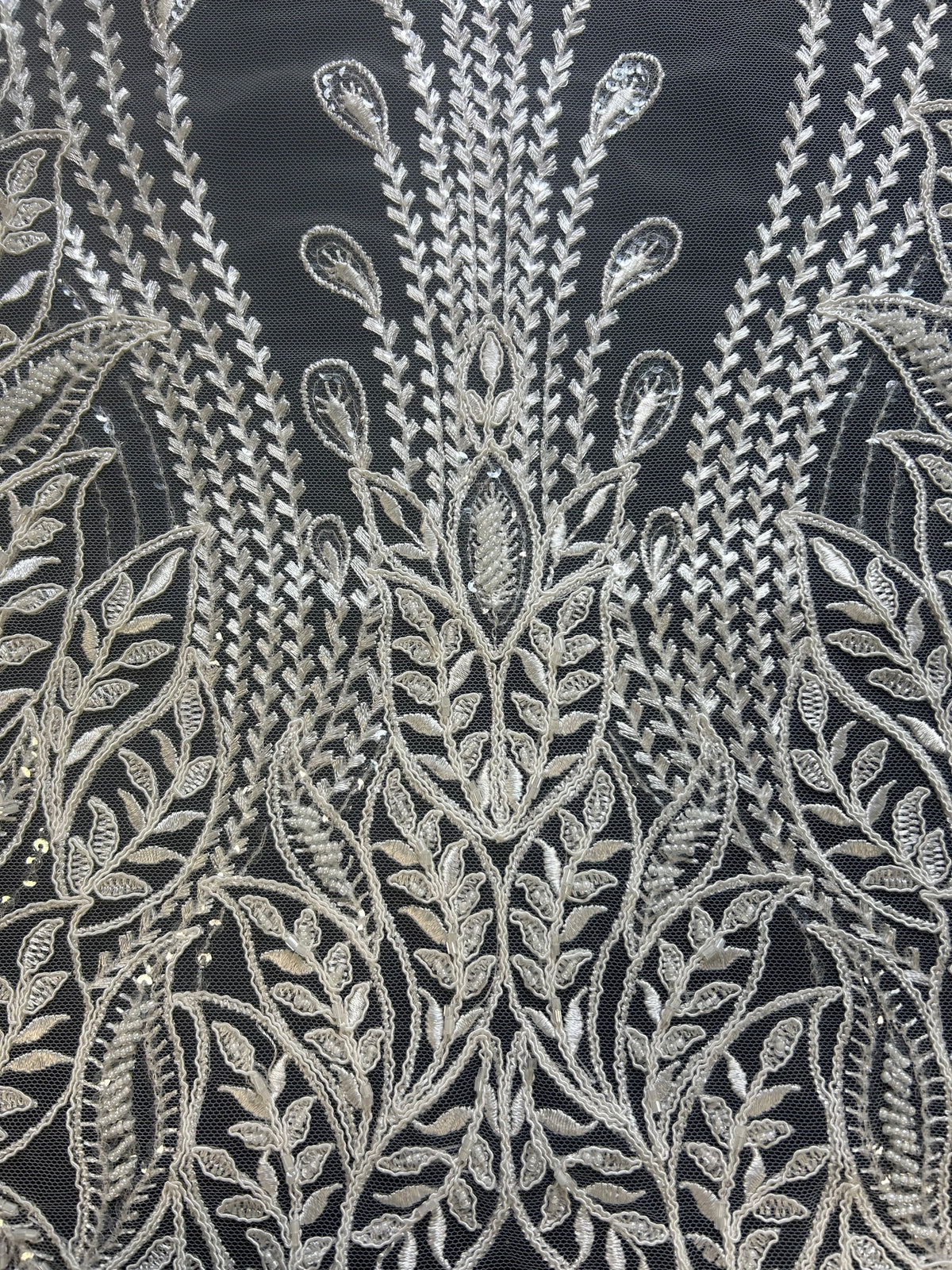 Tulle bordé de dentelle ivoire - North