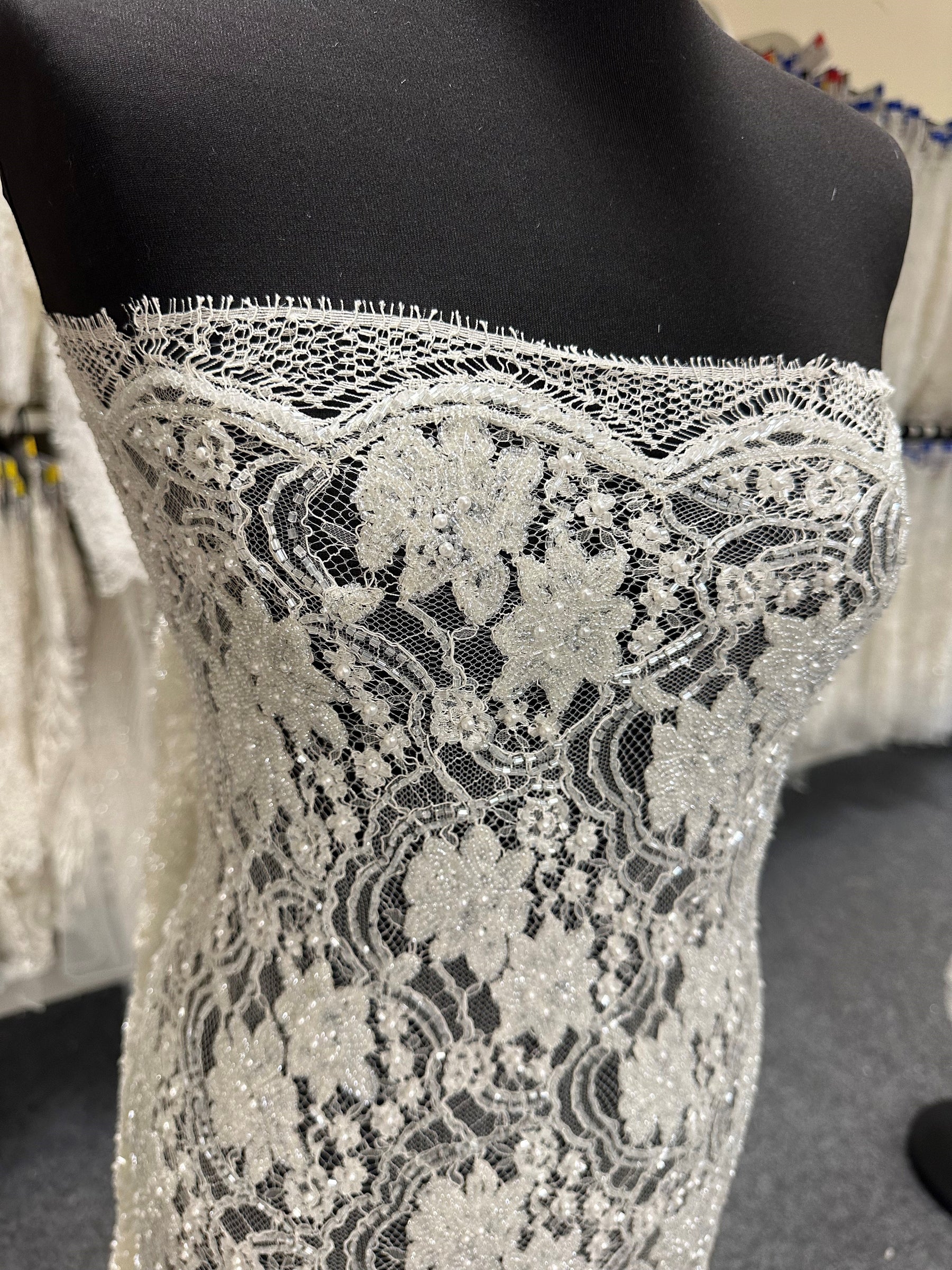 Dentelle Chantilly Perlée Ivoire - Ophélie