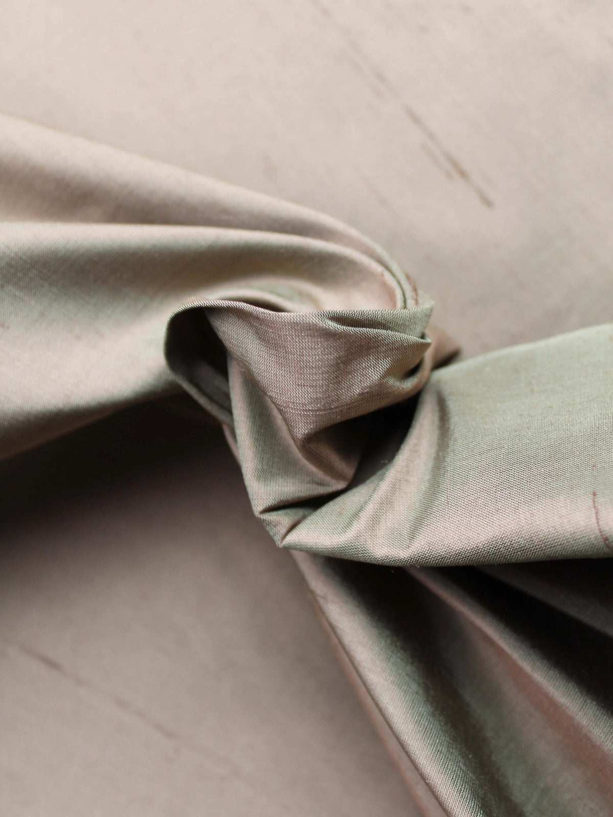 Soie Dupion Cacao Moyen 150cm - P402