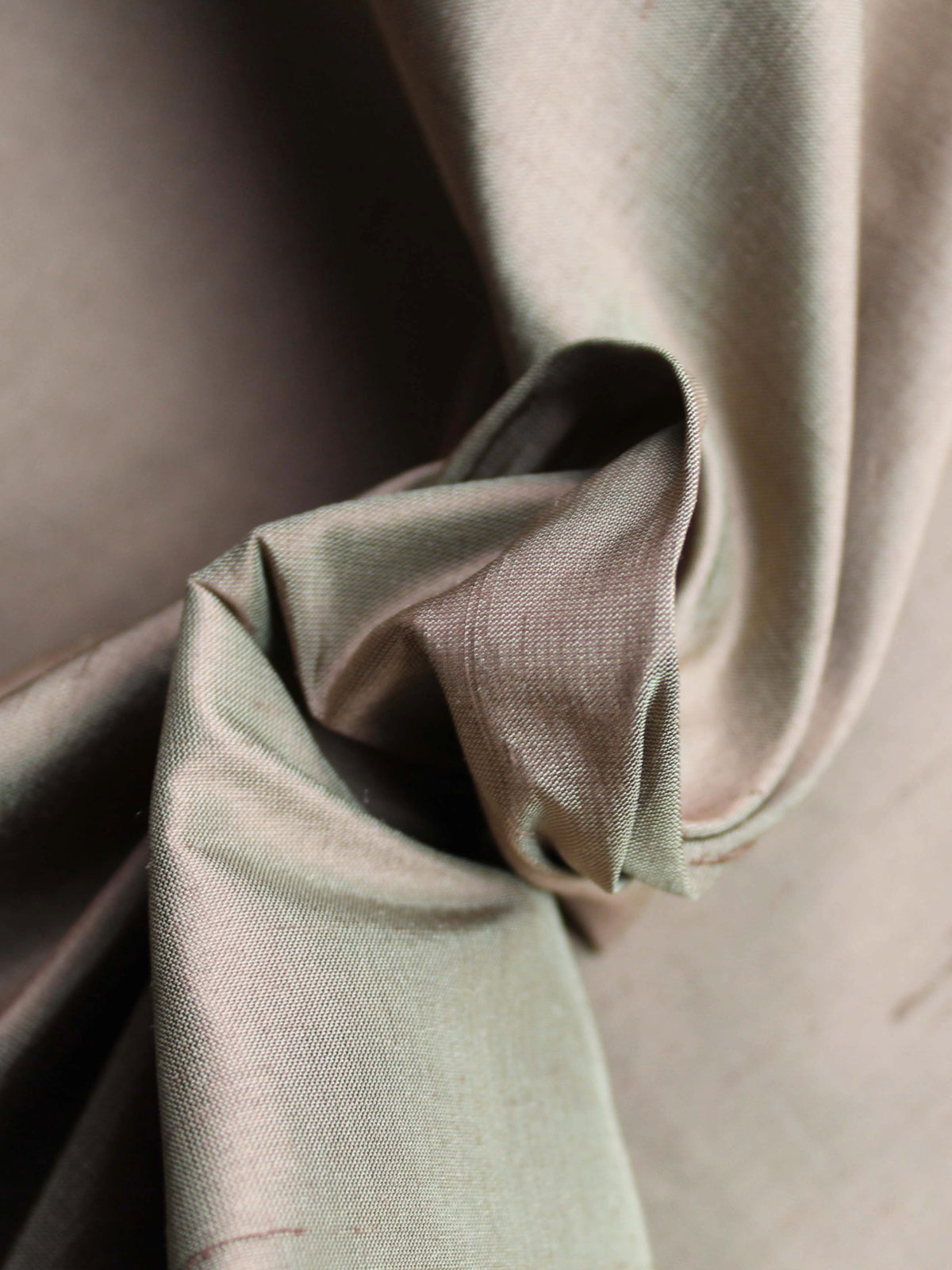Soie Dupion Cacao Moyen 150cm - P402