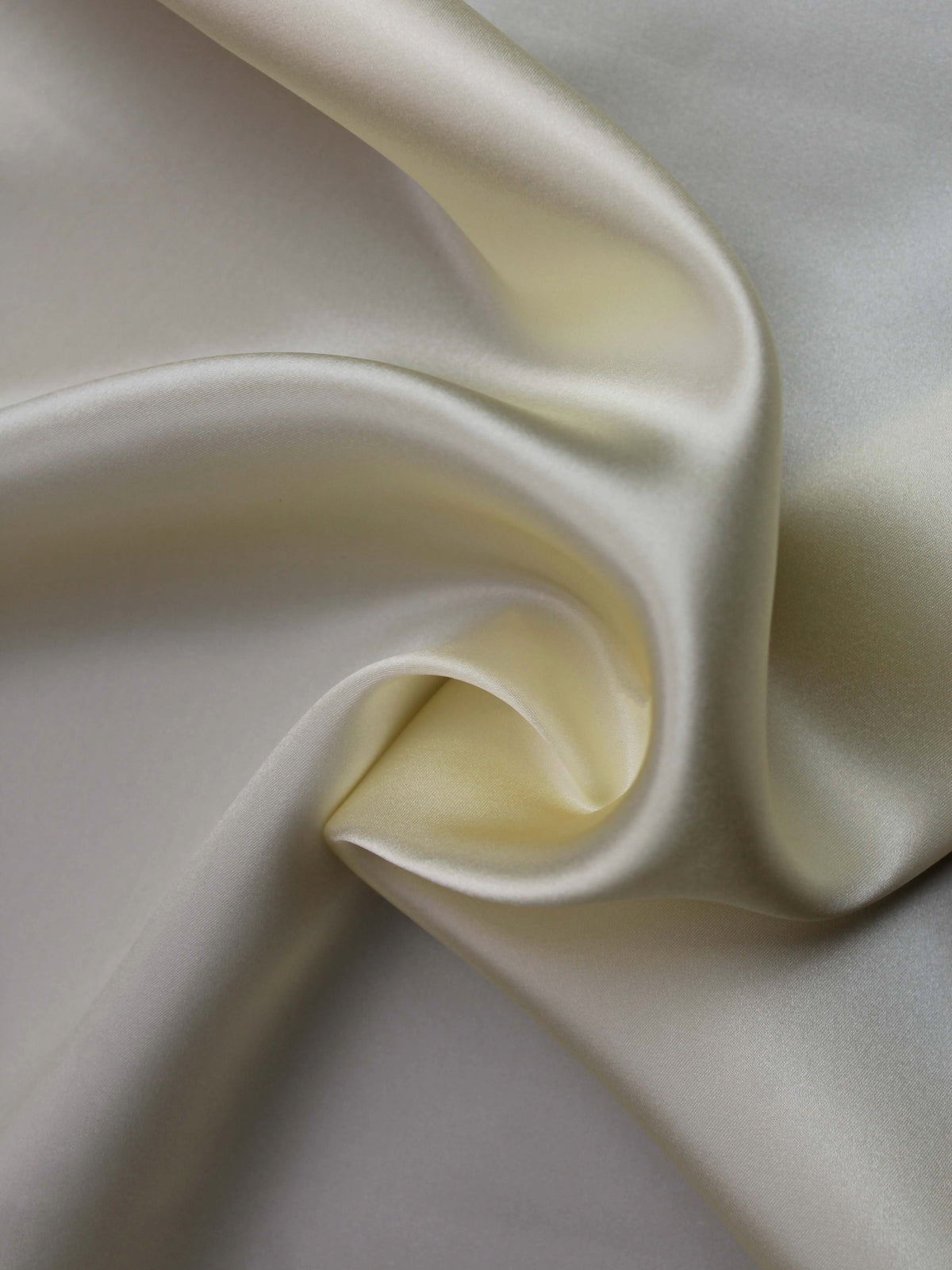 Satin de soie or clair - P761