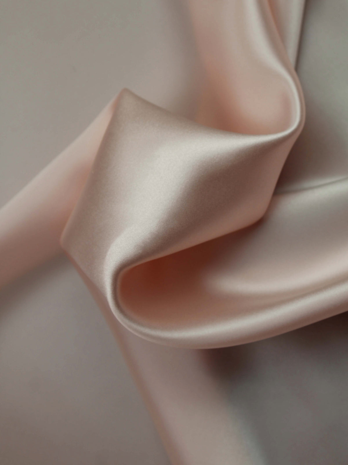 Satin de soie rose pâle - P761