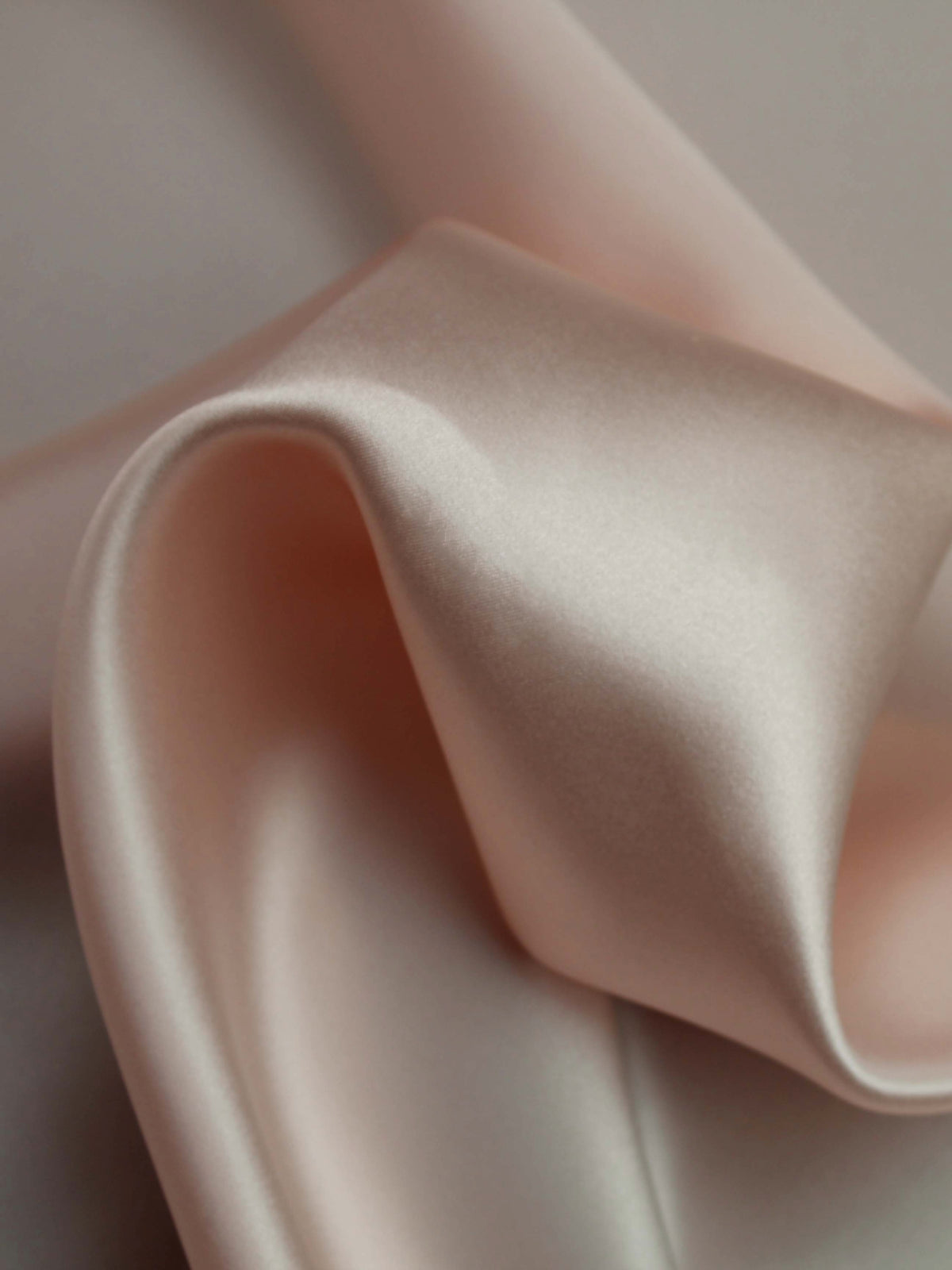 Satin de soie rose pâle - P761