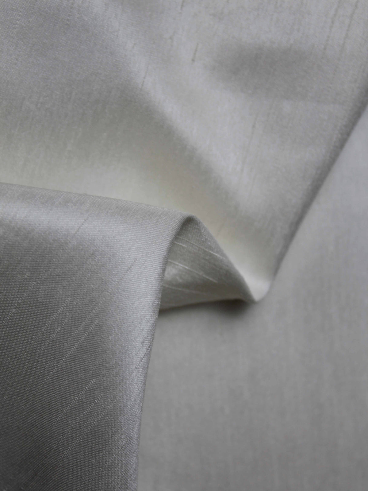 Shantung de satin ivoire - P967W