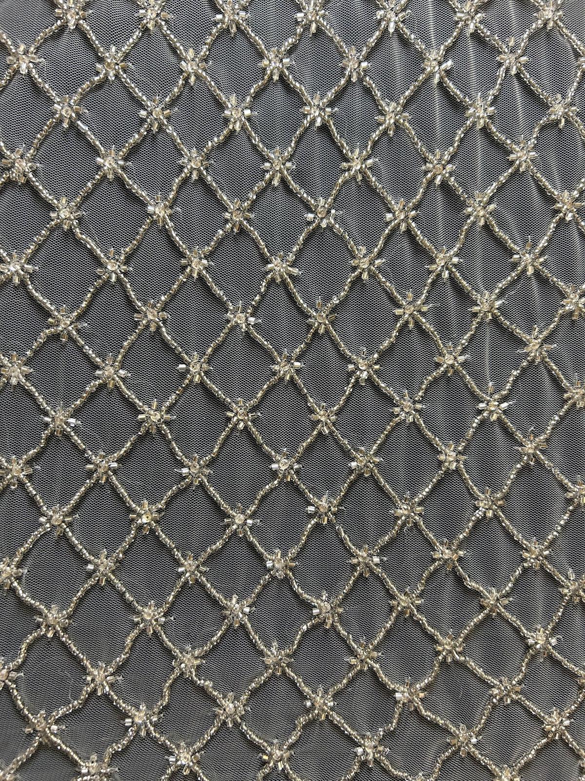 Dentelle ivoire perlée à la main - Patience