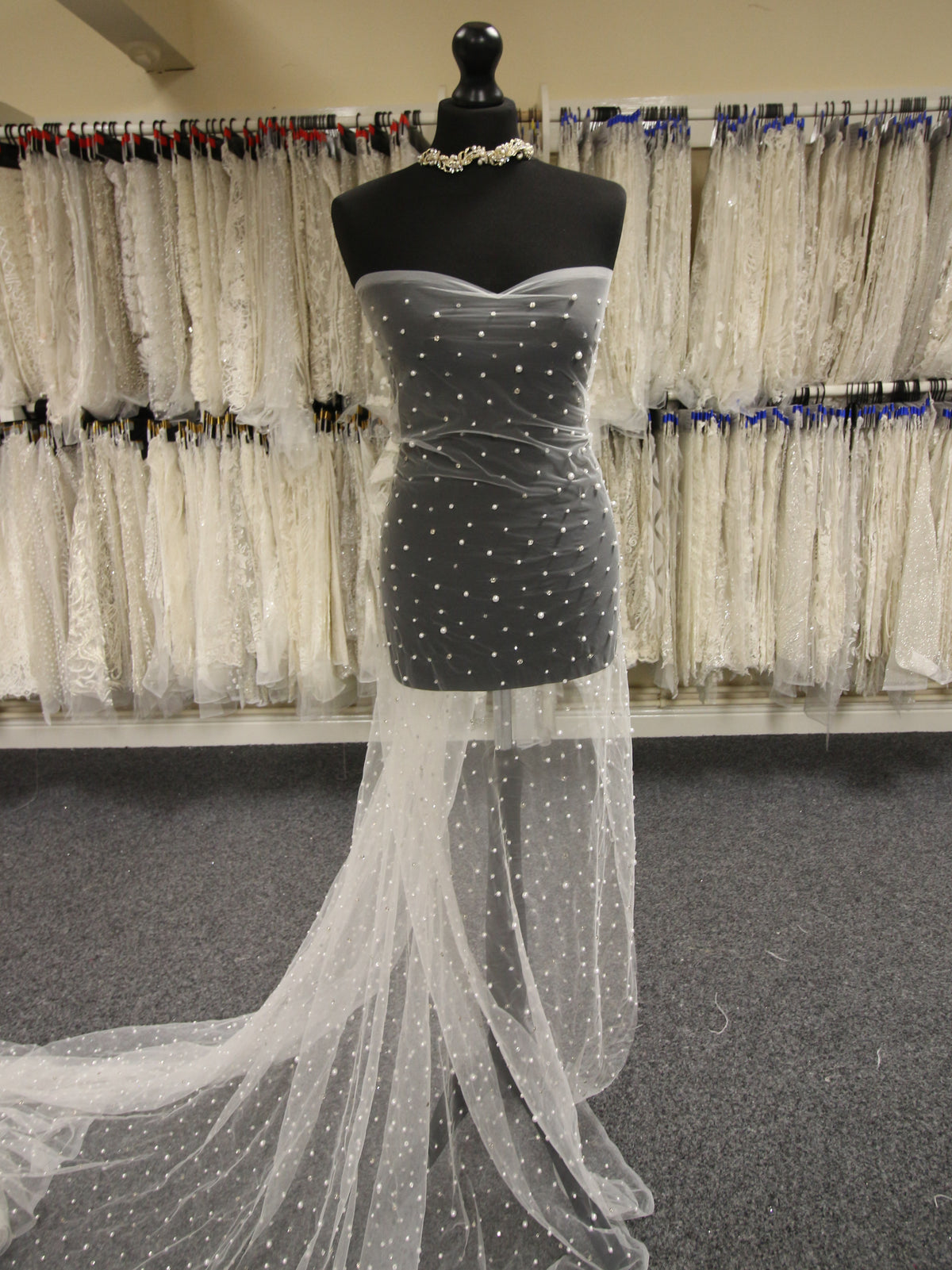 Tulle ivoire perlé et diamanté - Zoya