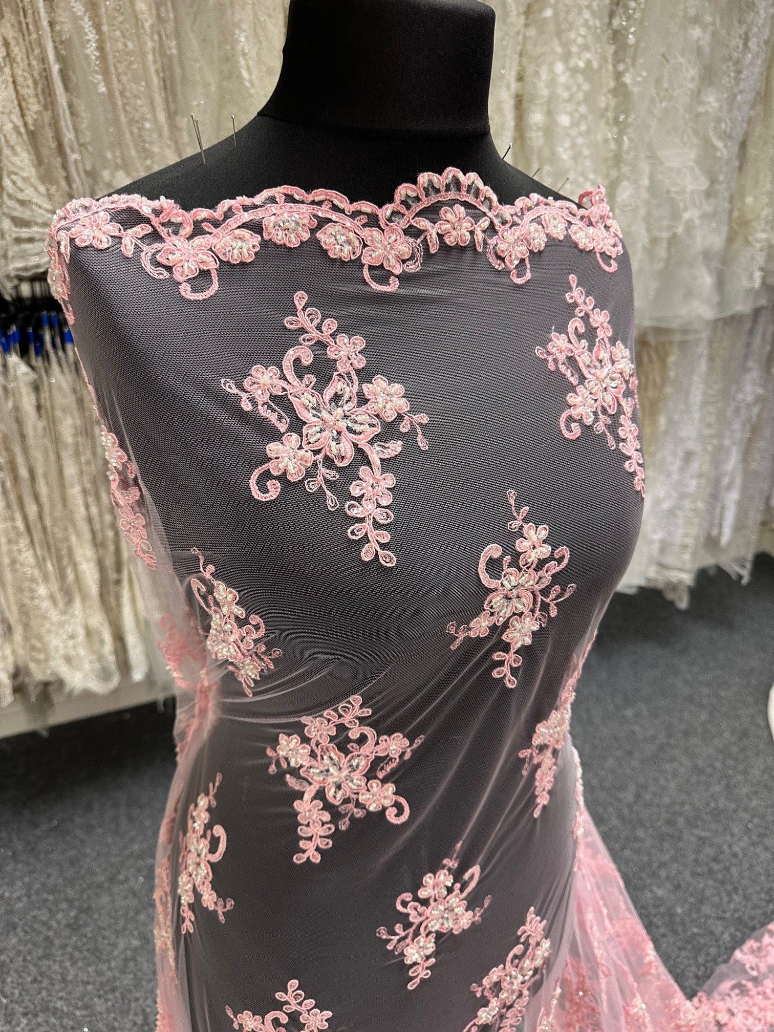 Dentelle rose poudré - Alexandra.