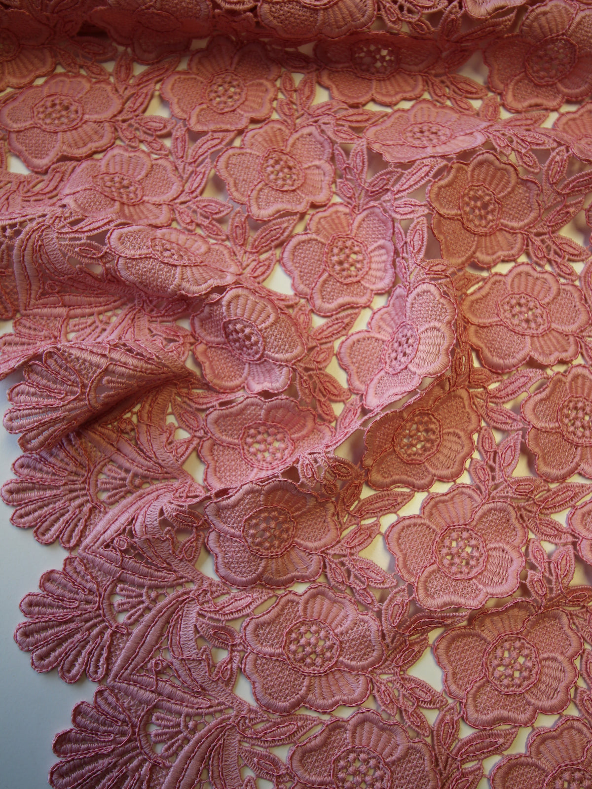 Dentelle Guipure Rose - Tommi