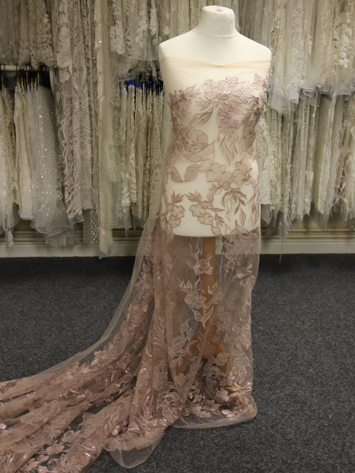 Dentelle brodée à paillettes rose - Tiana