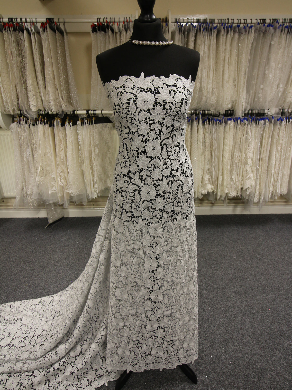 Dentelle Guipure Argentée - Queenie