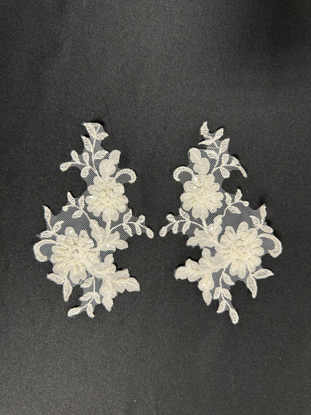 Ivory Beaded Lace Appliques - T942