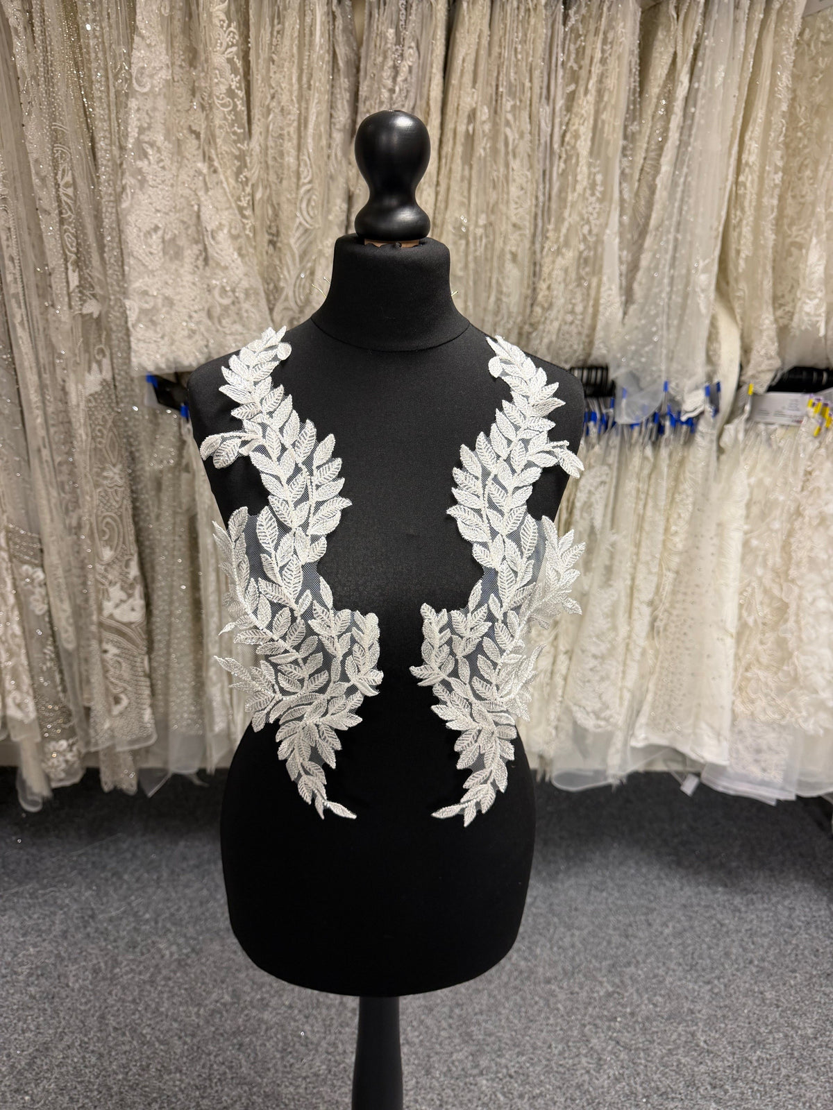 Ivory Beaded Lace Appliques - T944