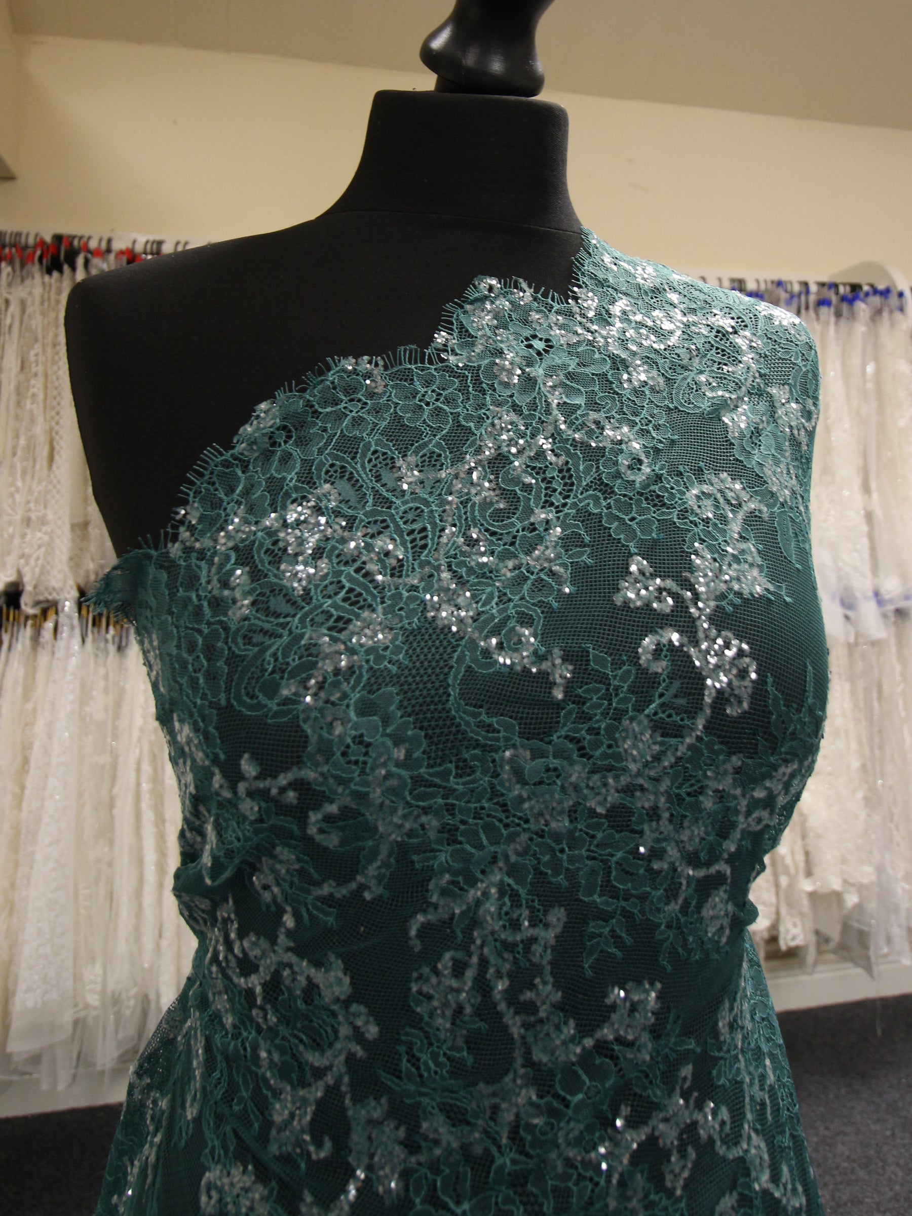 Dentelle Raschel bleu sarcelle - Honor