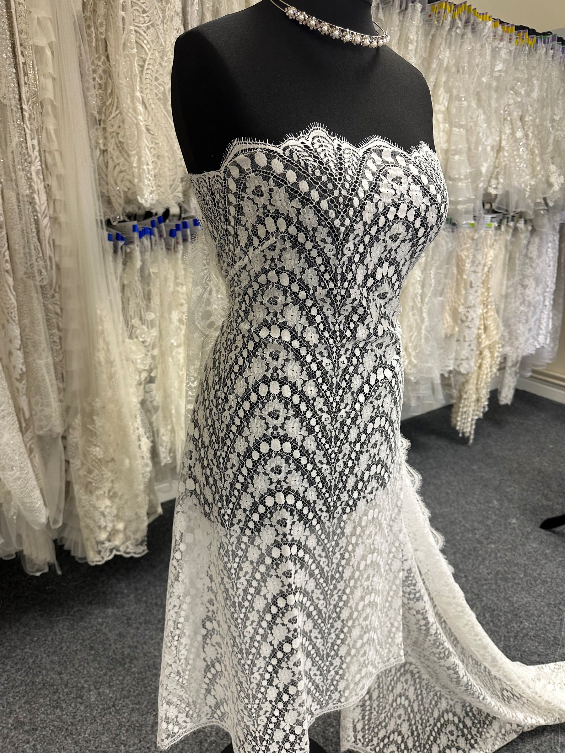 Dentelle Chantilly Ivoire - Waverley