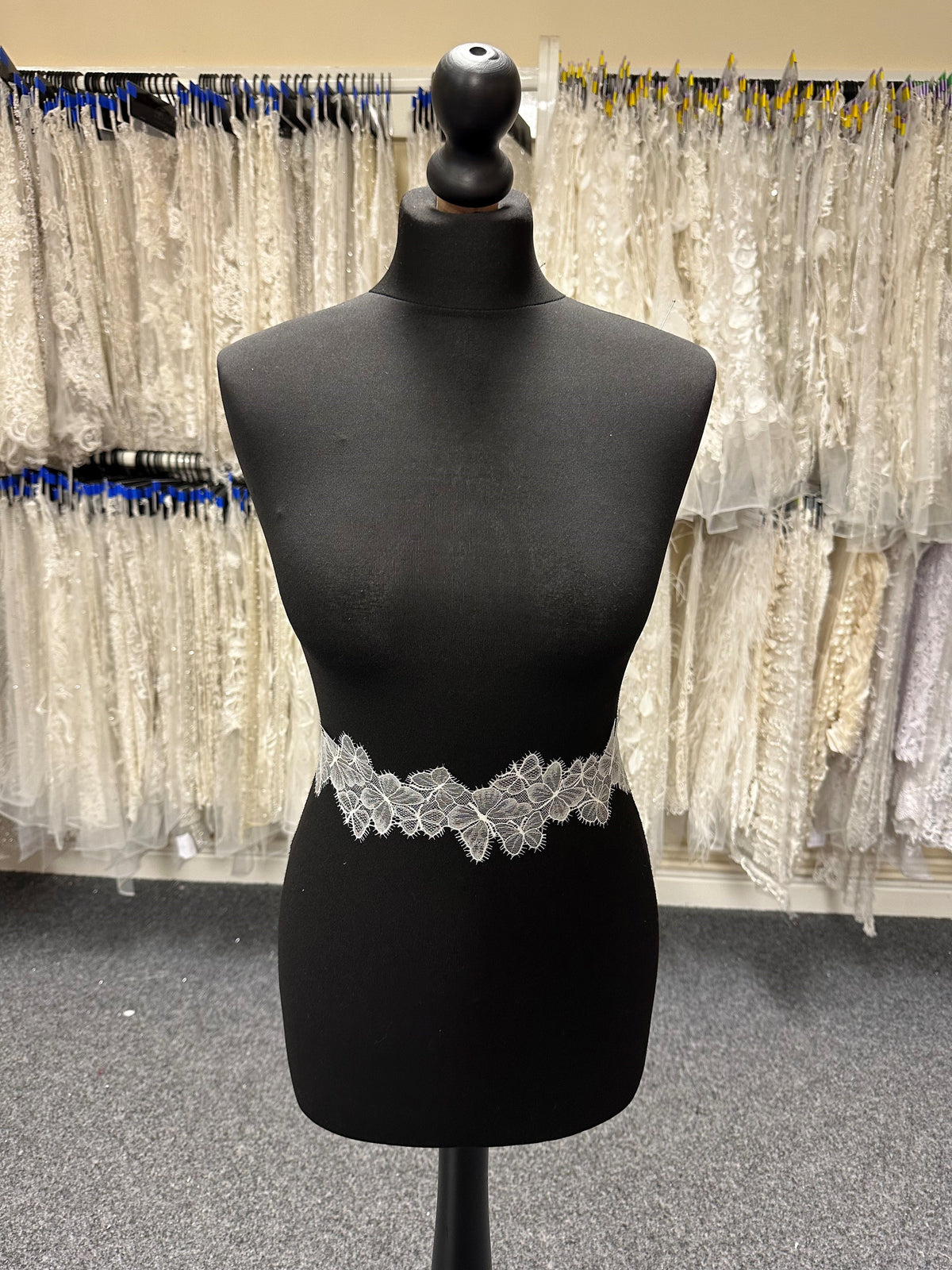 Bordure en dentelle papillon ivoire - Mariner