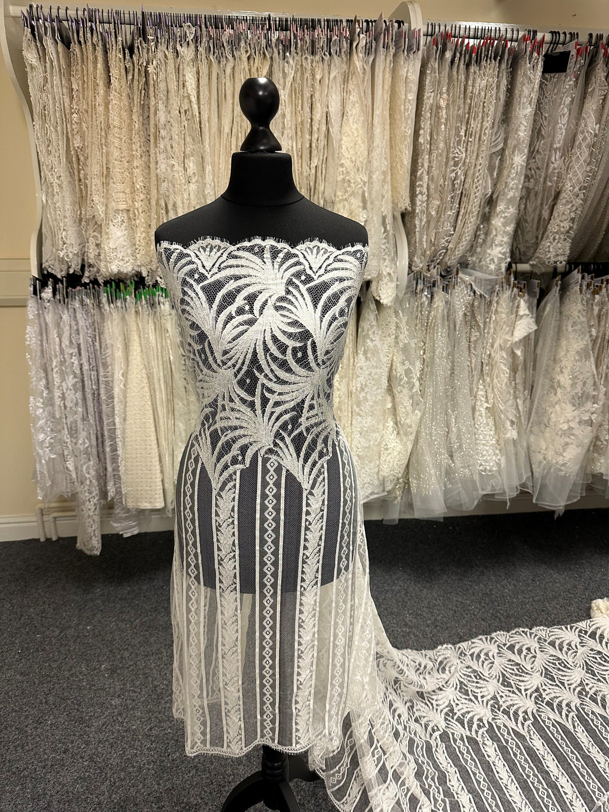 Dentelle Chantilly Ivoire - Uma