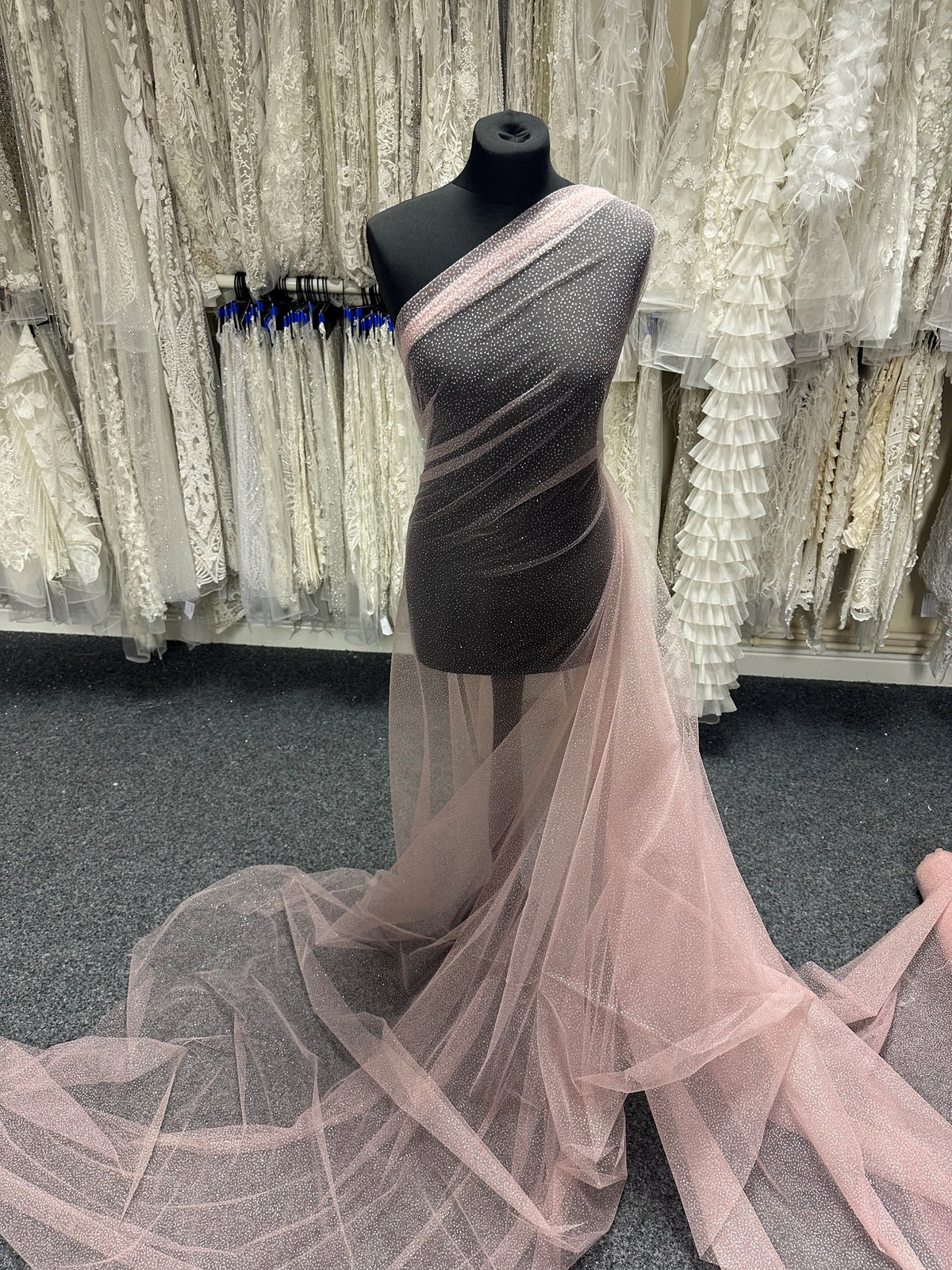 Tulle pailleté rose – Enmity