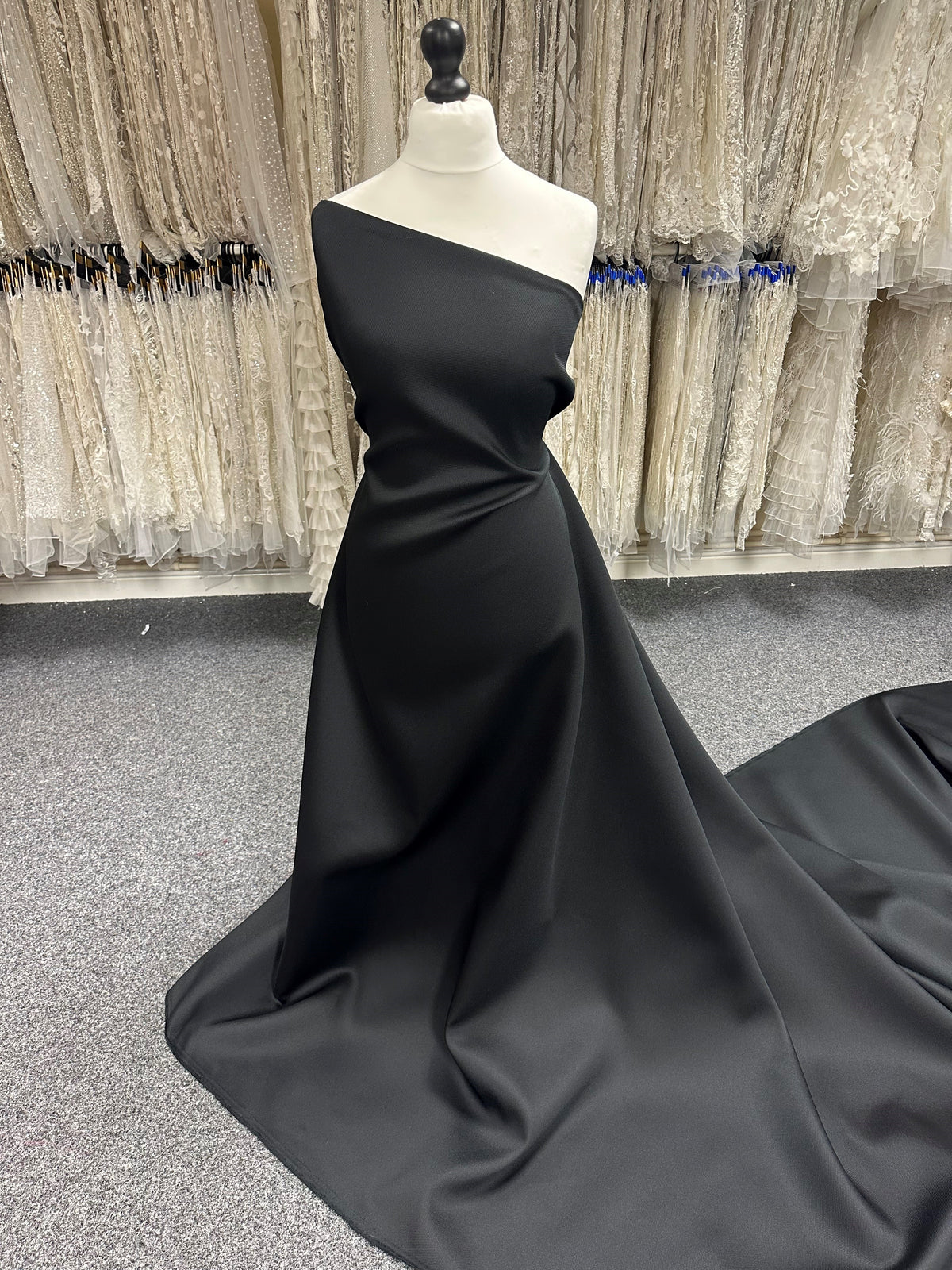 Mikado en soie mélangée noire - Jamboree