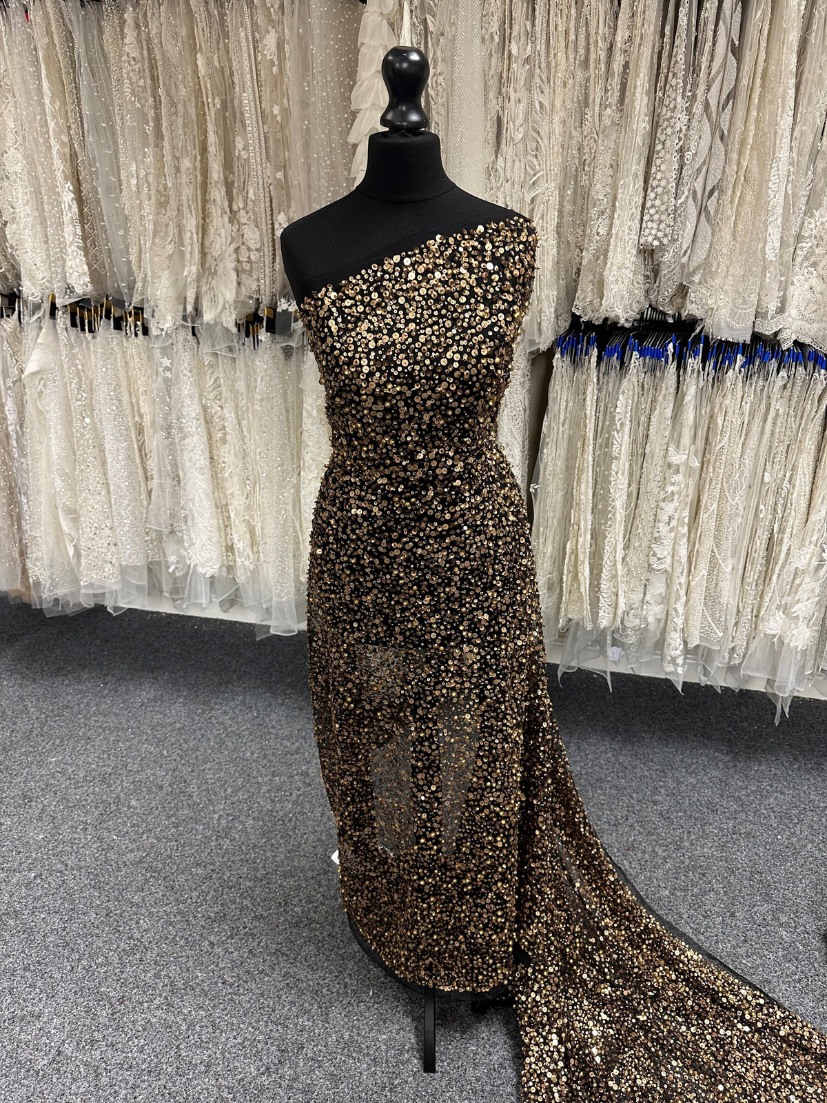 Dentelle à paillettes dorées - Everlie