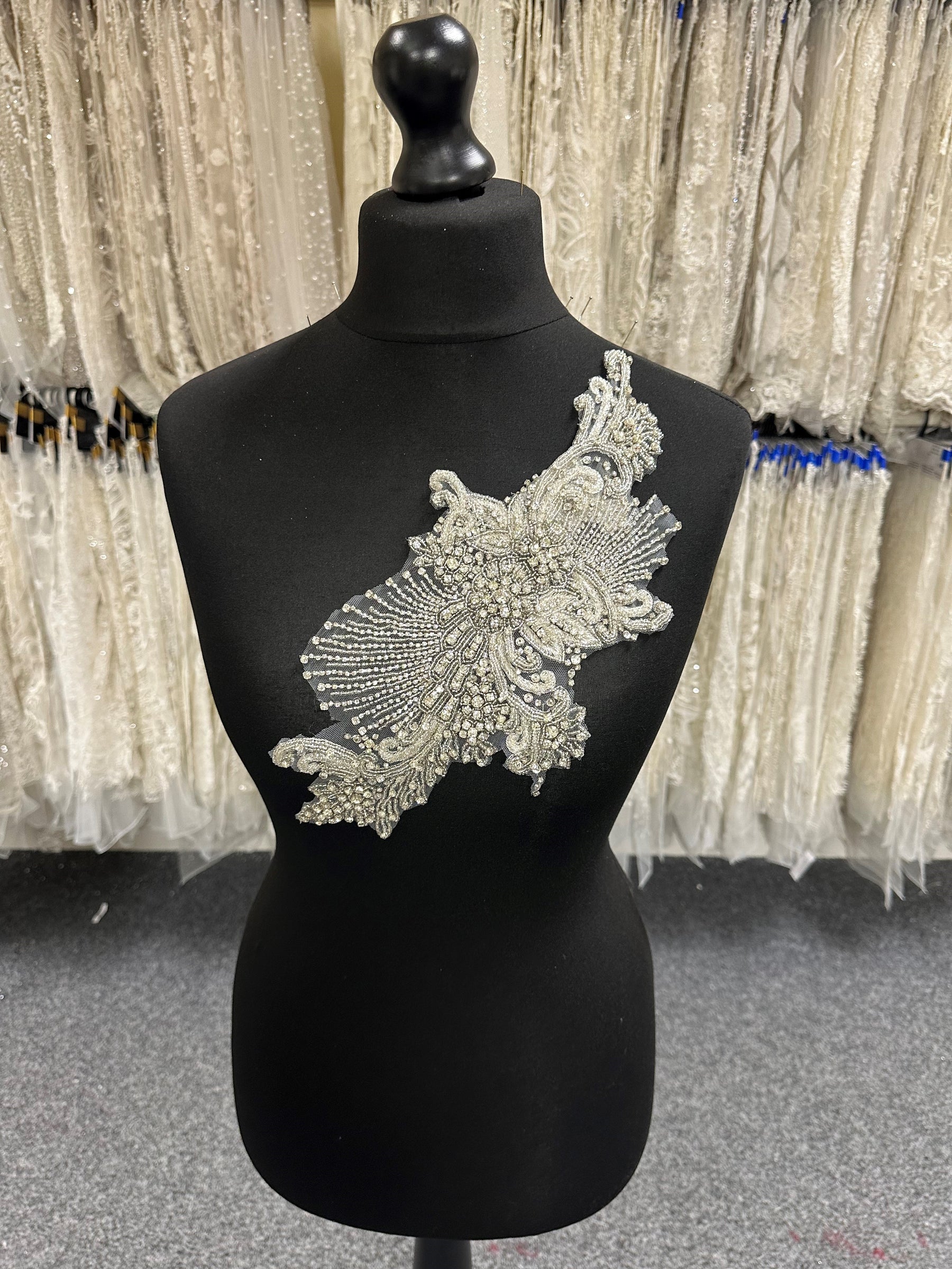 Applique en cristal brodée – Hercules