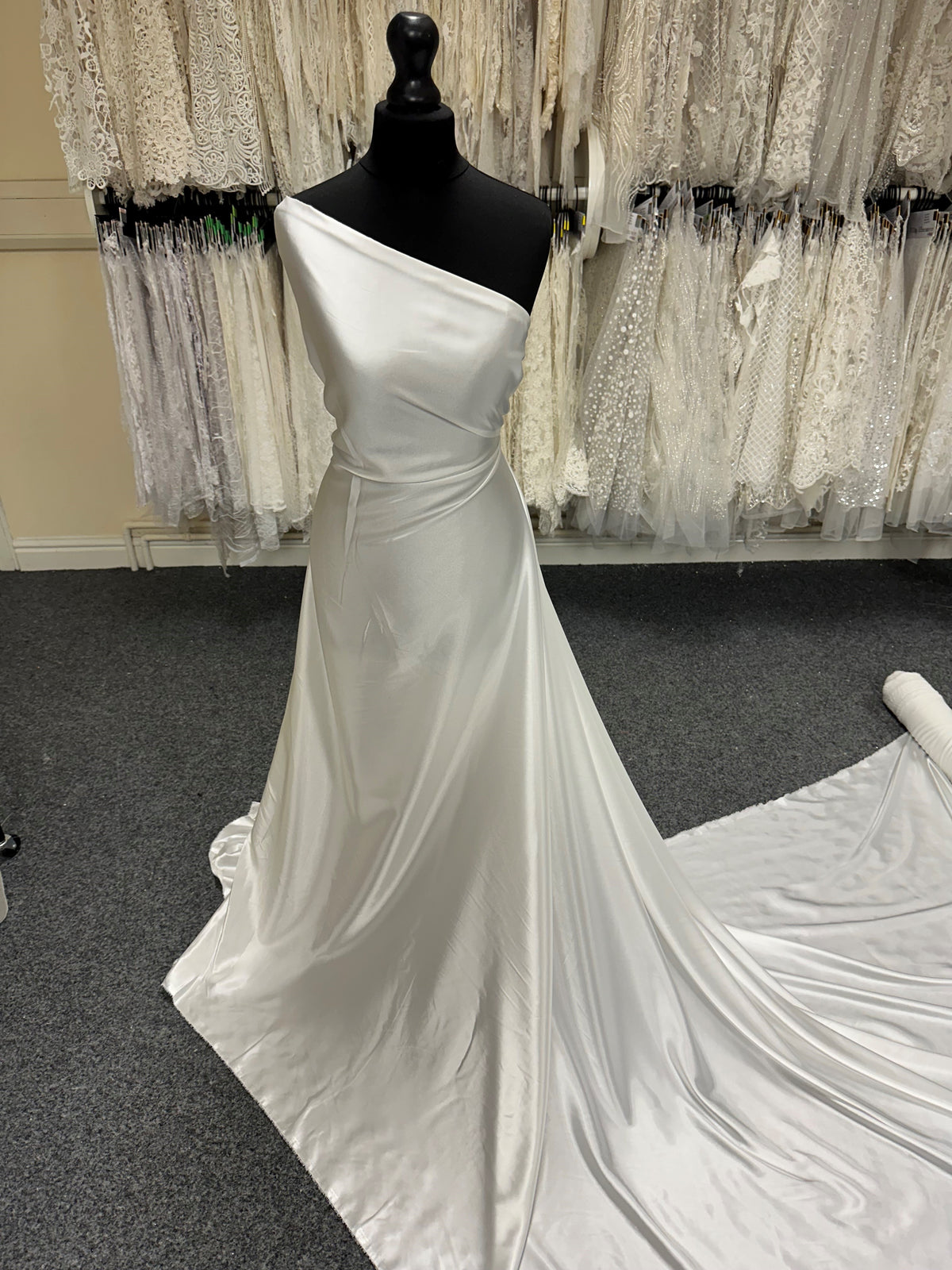 Satin extensible en polyester ivoire - Virtuoso