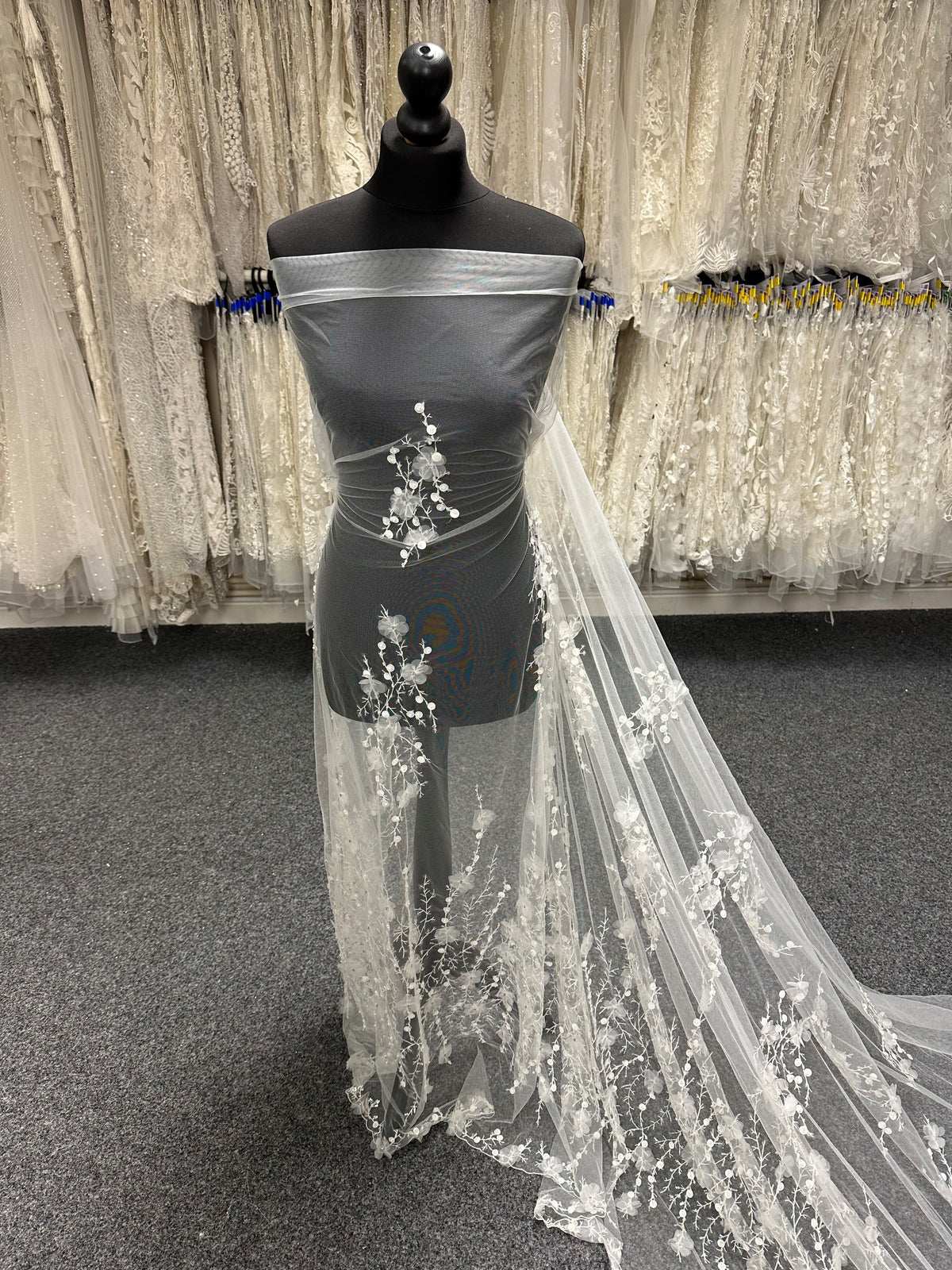 Dentelle florale 3D ivoire - Lamar