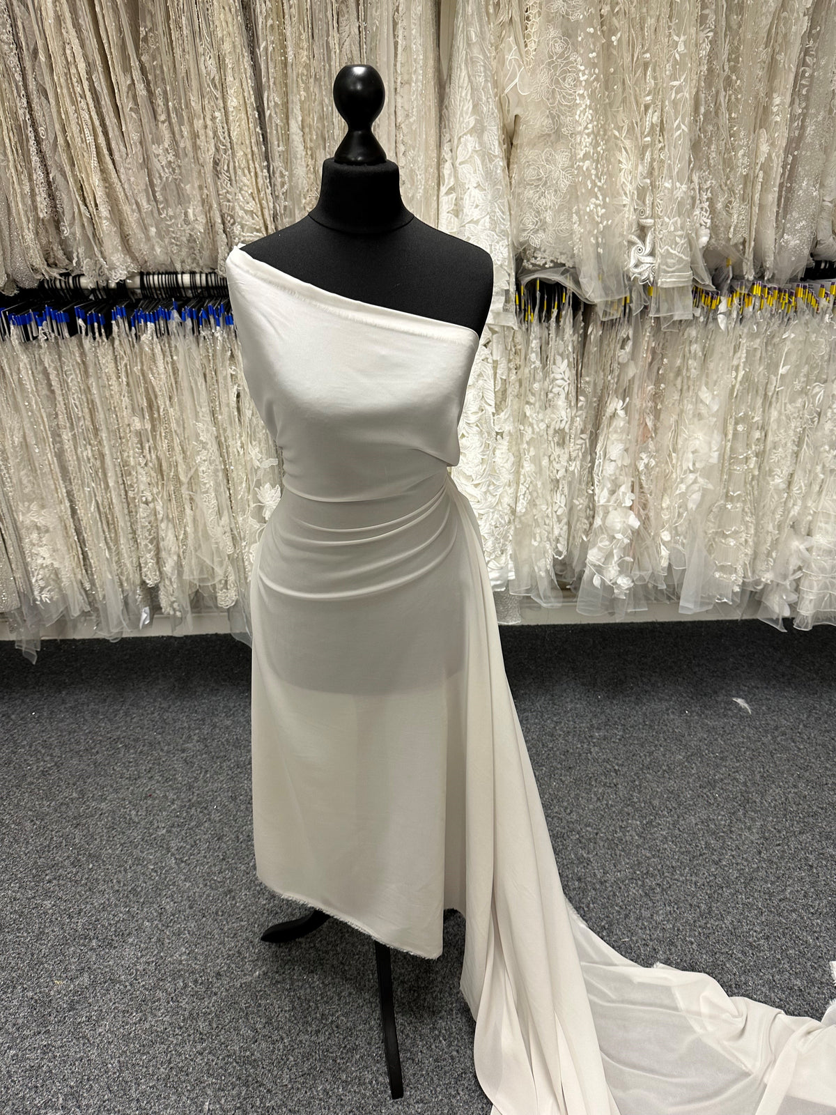 Tissu mousseline de polyester argenté – Serendipity