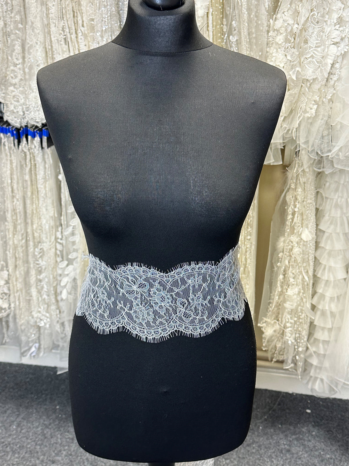 Bordure en dentelle ivoire chantilly - Francesca