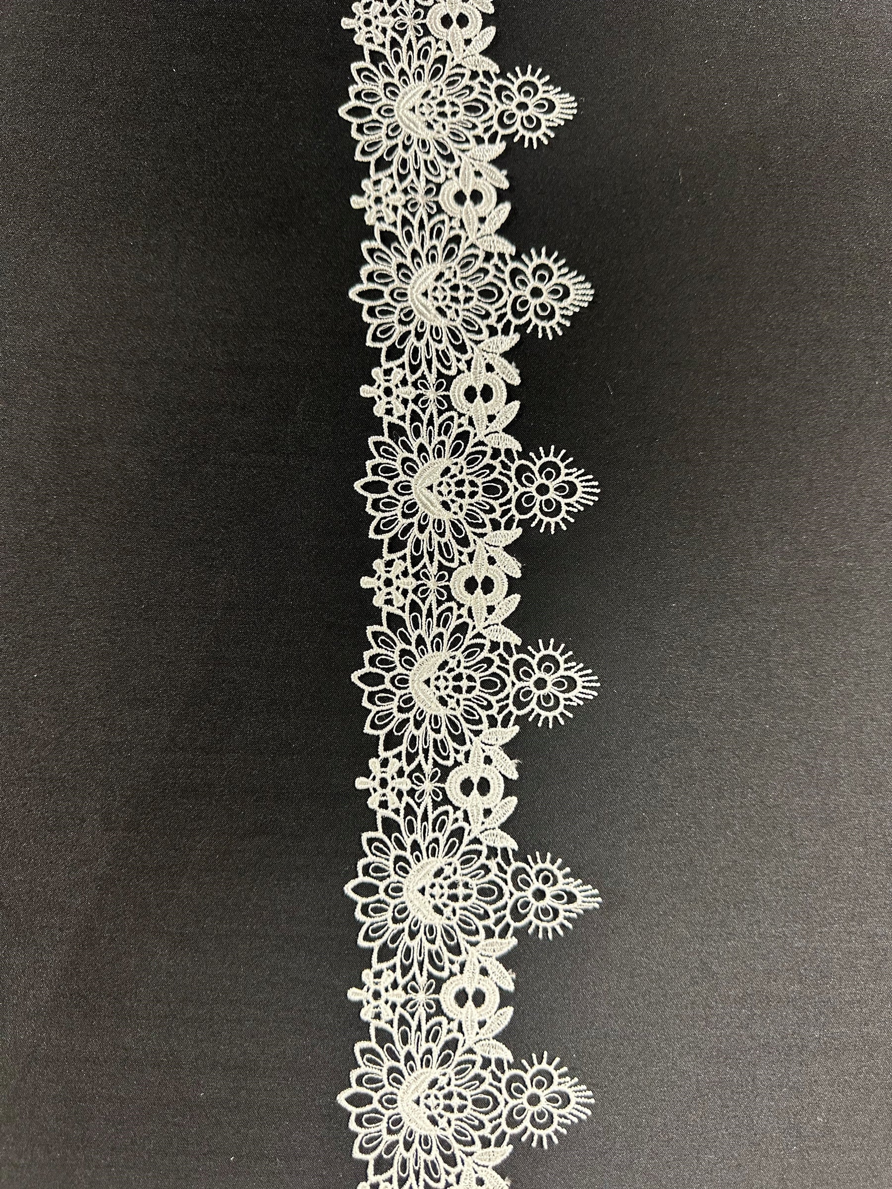 Bordure en Dentelle Ivoire - Frêne