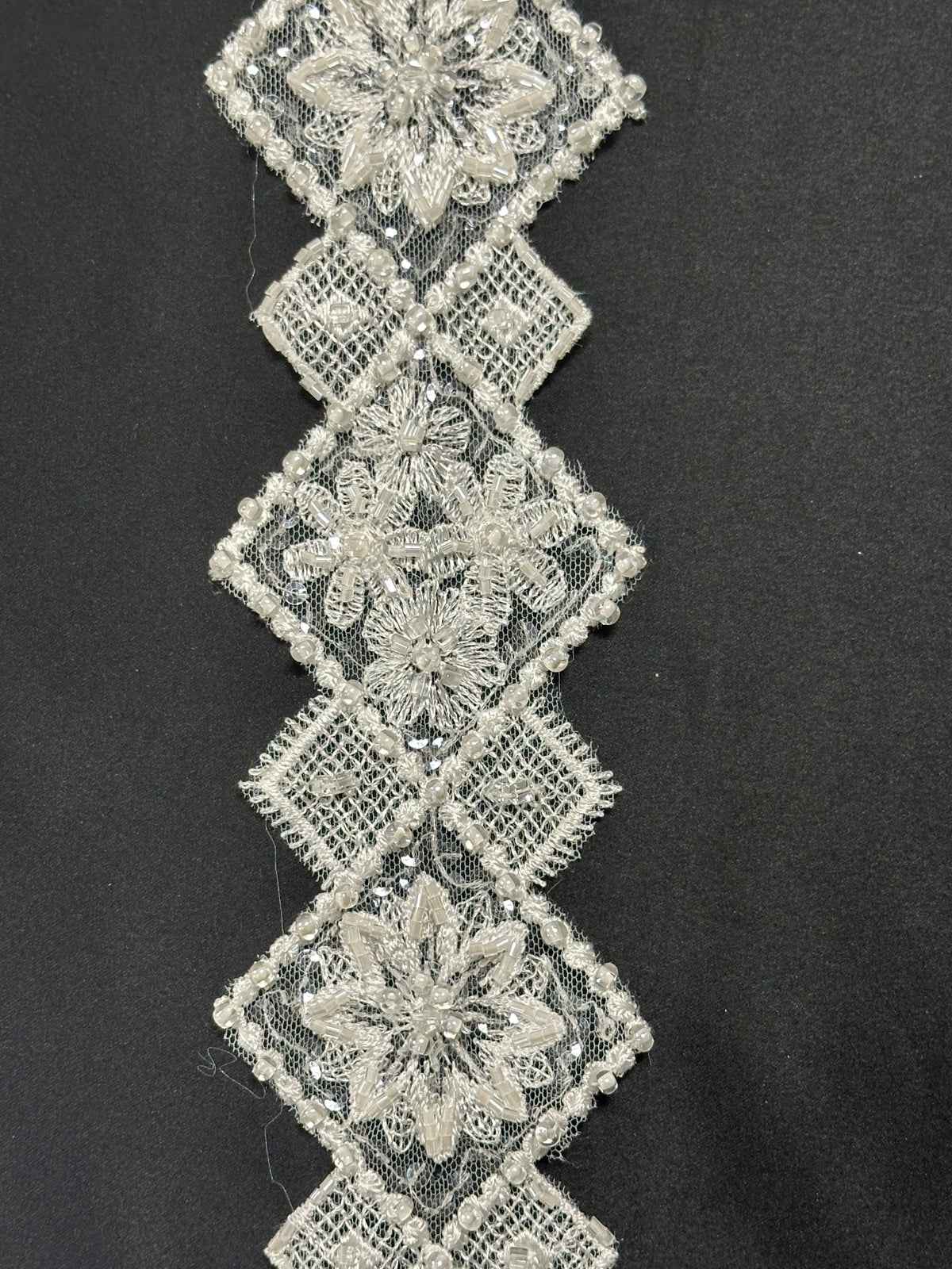 Bordure en dentelle perlée ivoire - Bumbershoot