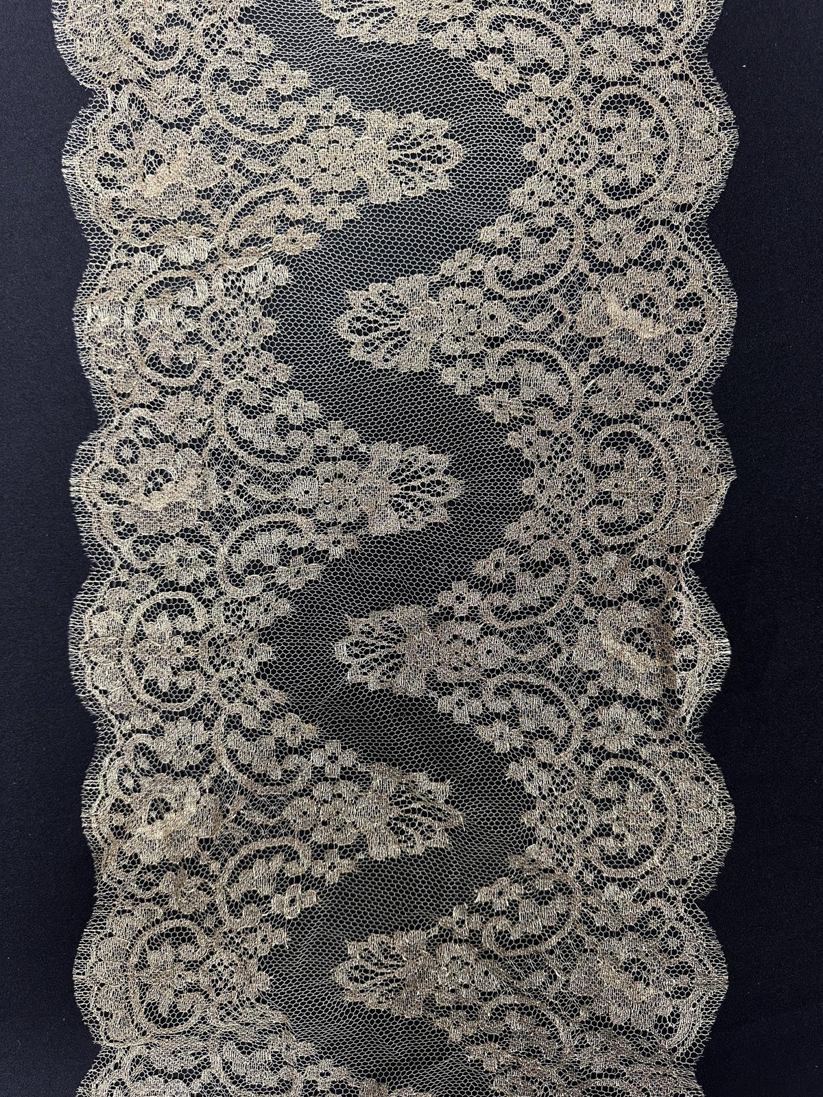 Bordure en Dentelle Chantilly Or - Natasha