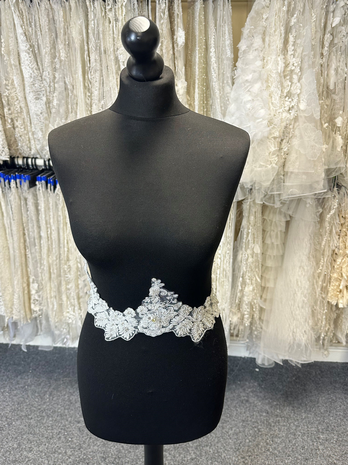 Bordure en dentelle ivoire perlée -– Chelsea