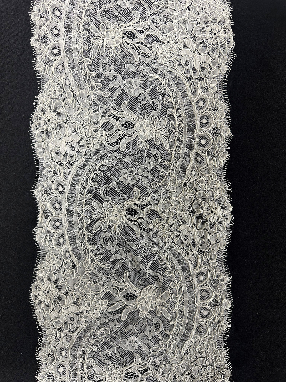 Bordure en dentelle ivore cordée - Rachel