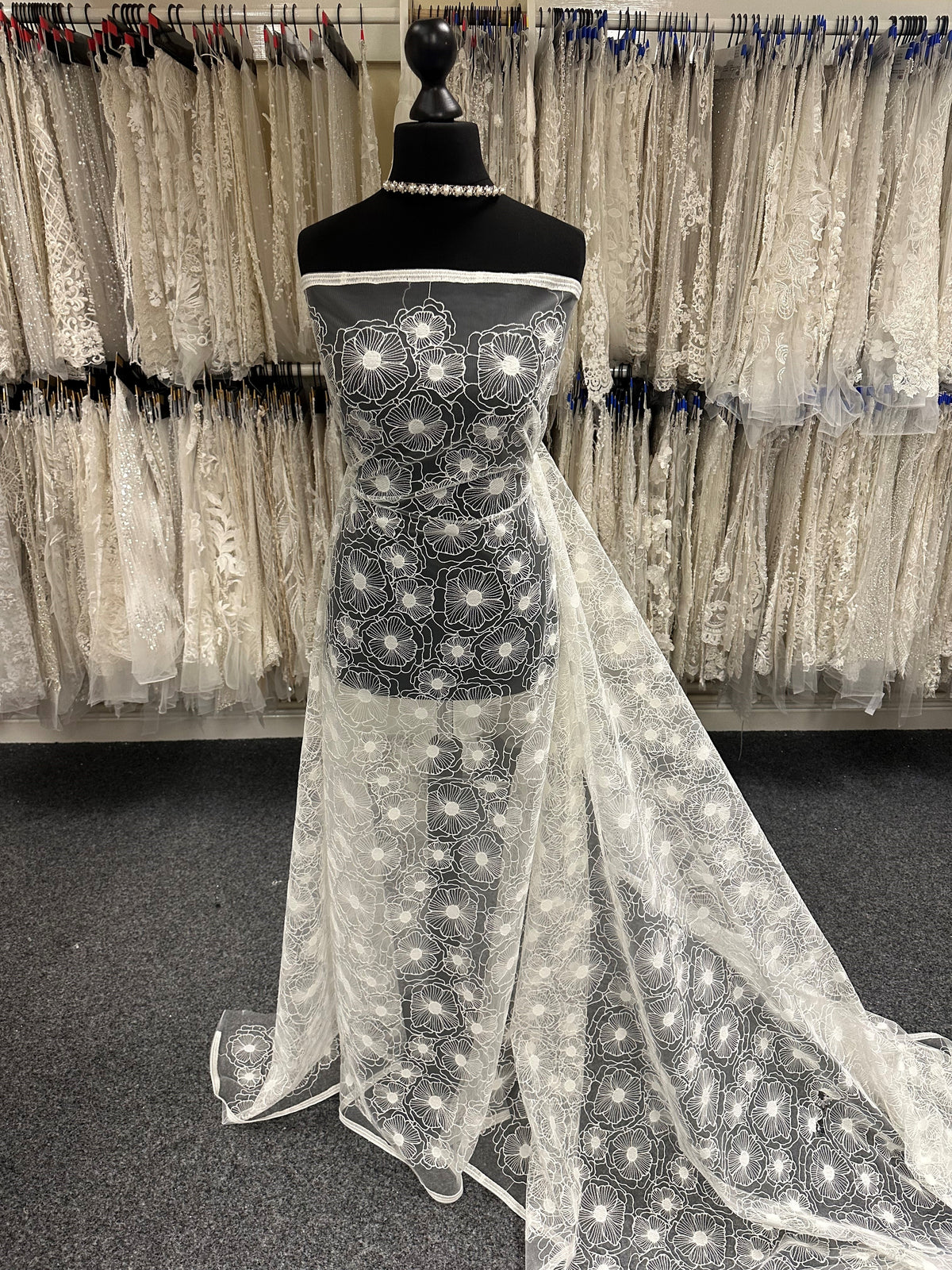 Dentelle brodée ivoire - Arlo