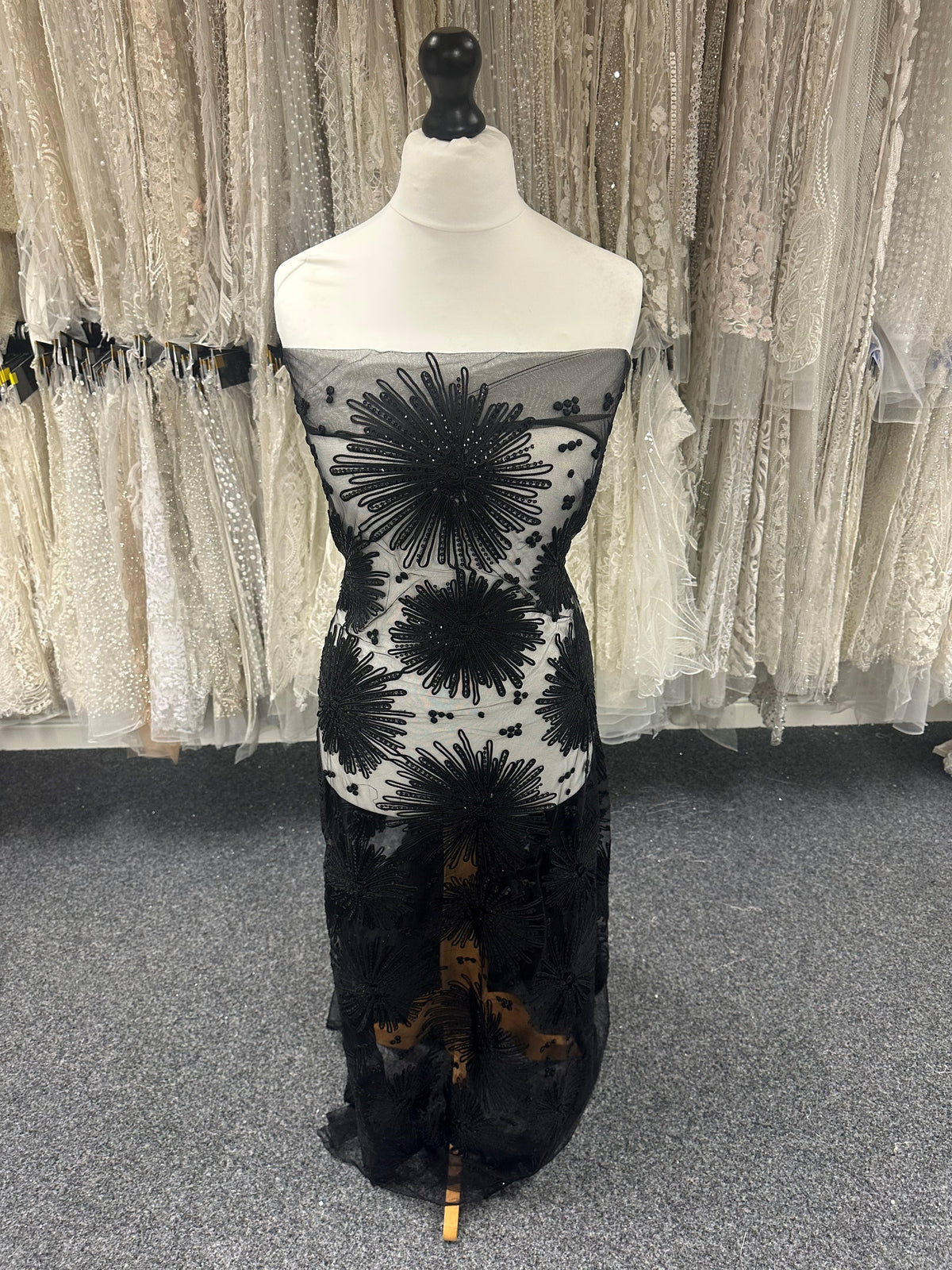 Dentelle Noire Cordonnée & Paillettes - Danuta