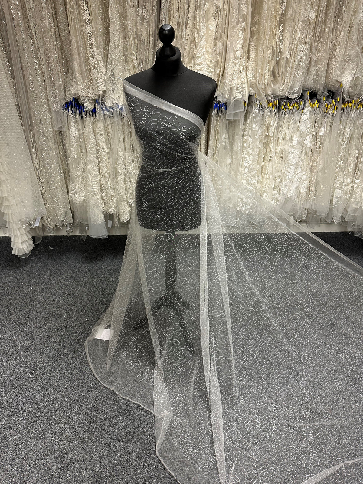 Tulle à sequins ivoire méandre - Amoureux