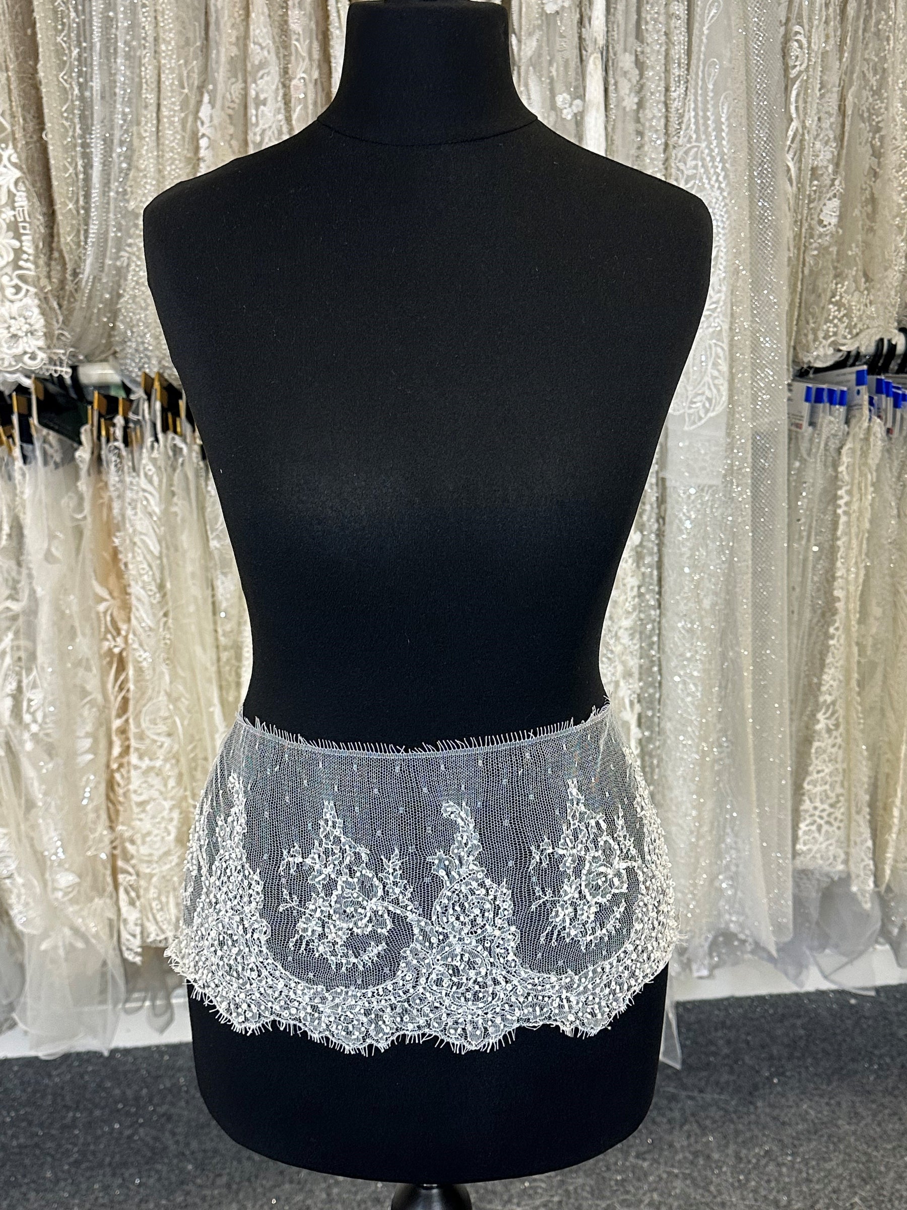 Galon de Dentelle Perlé Ivoire – Acer