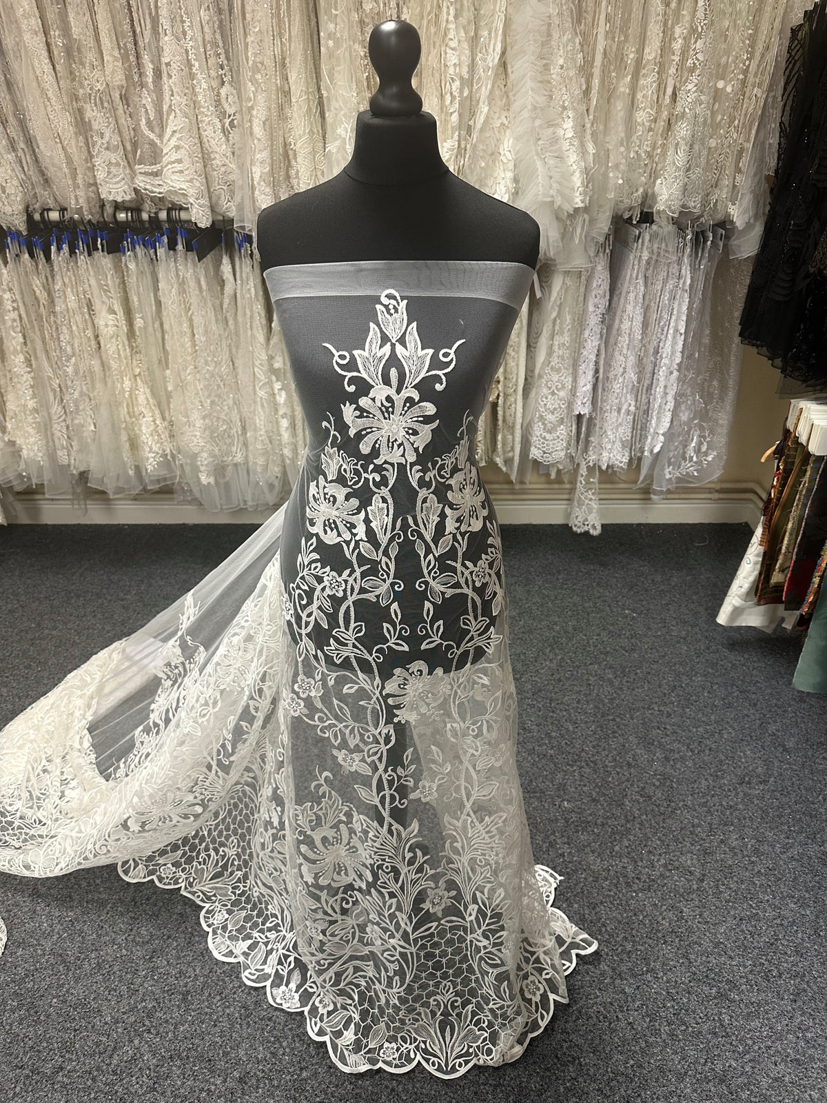 Dentelle Brodée Ivoire - Amina